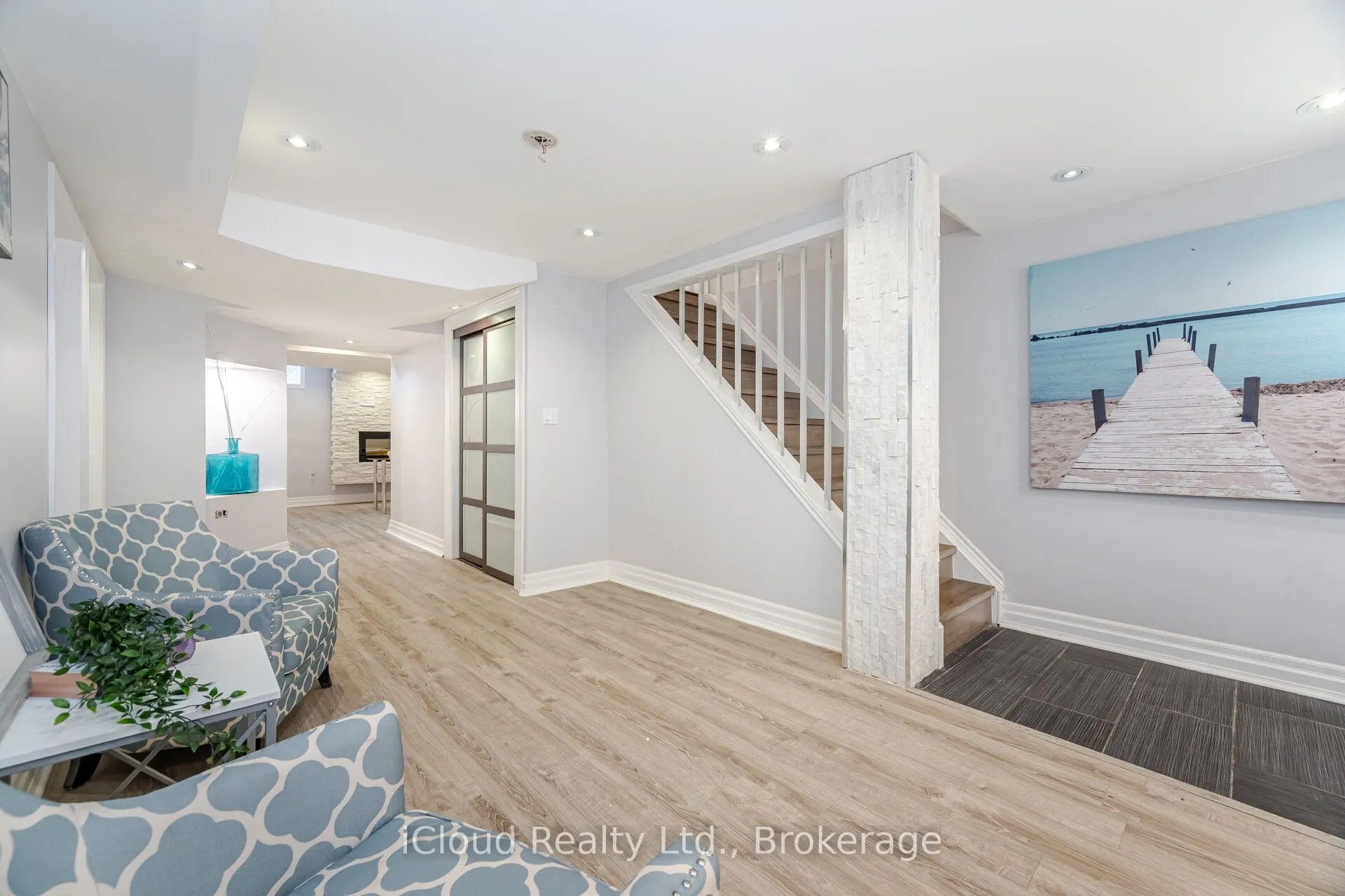 2185 Highcliffe Way