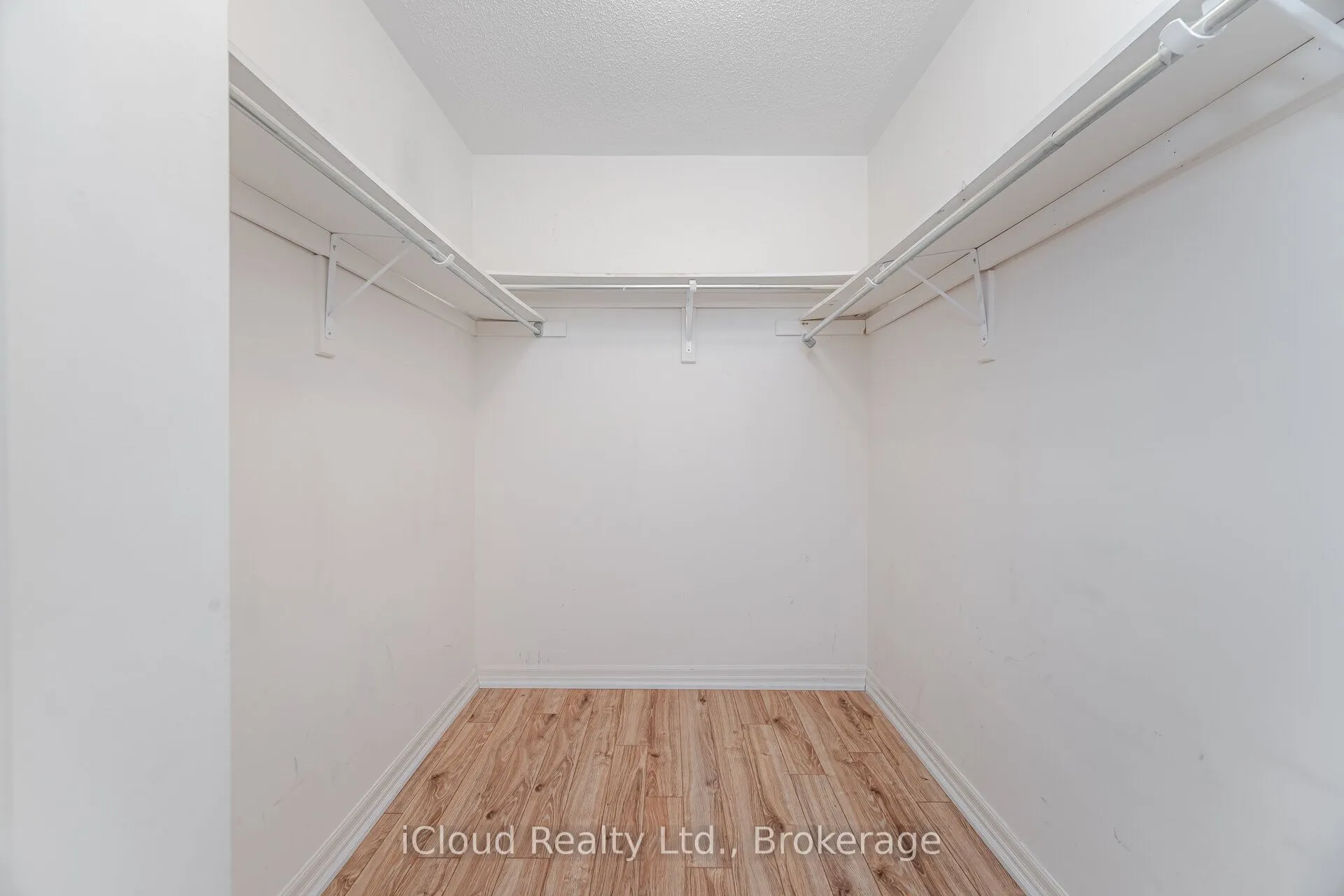 2185 Highcliffe Way