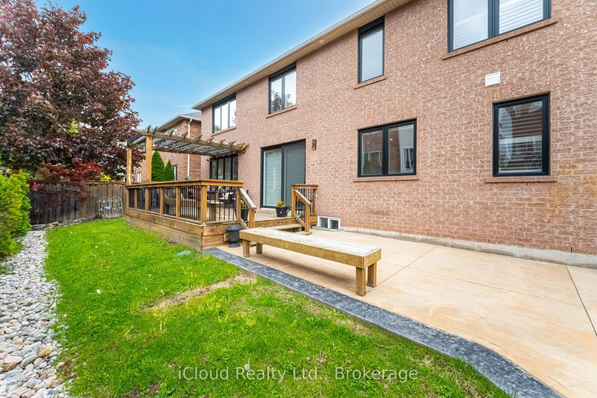 2185 Highcliffe Way