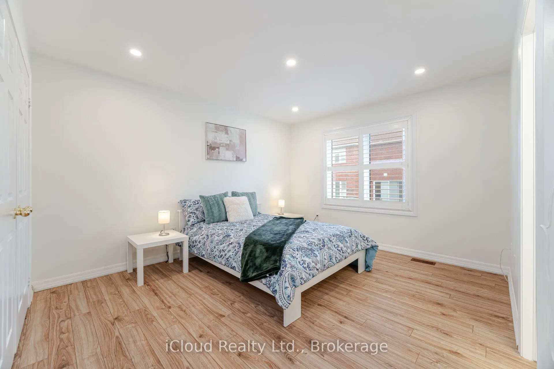 2185 Highcliffe Way