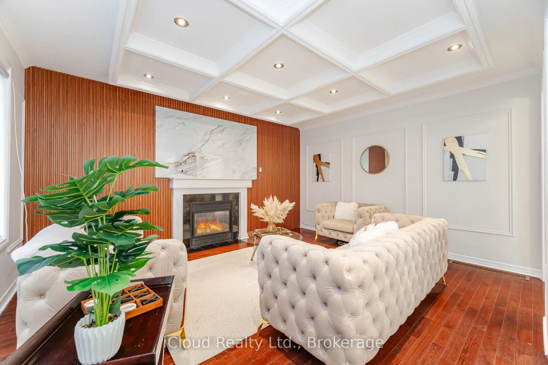 2185 Highcliffe Way