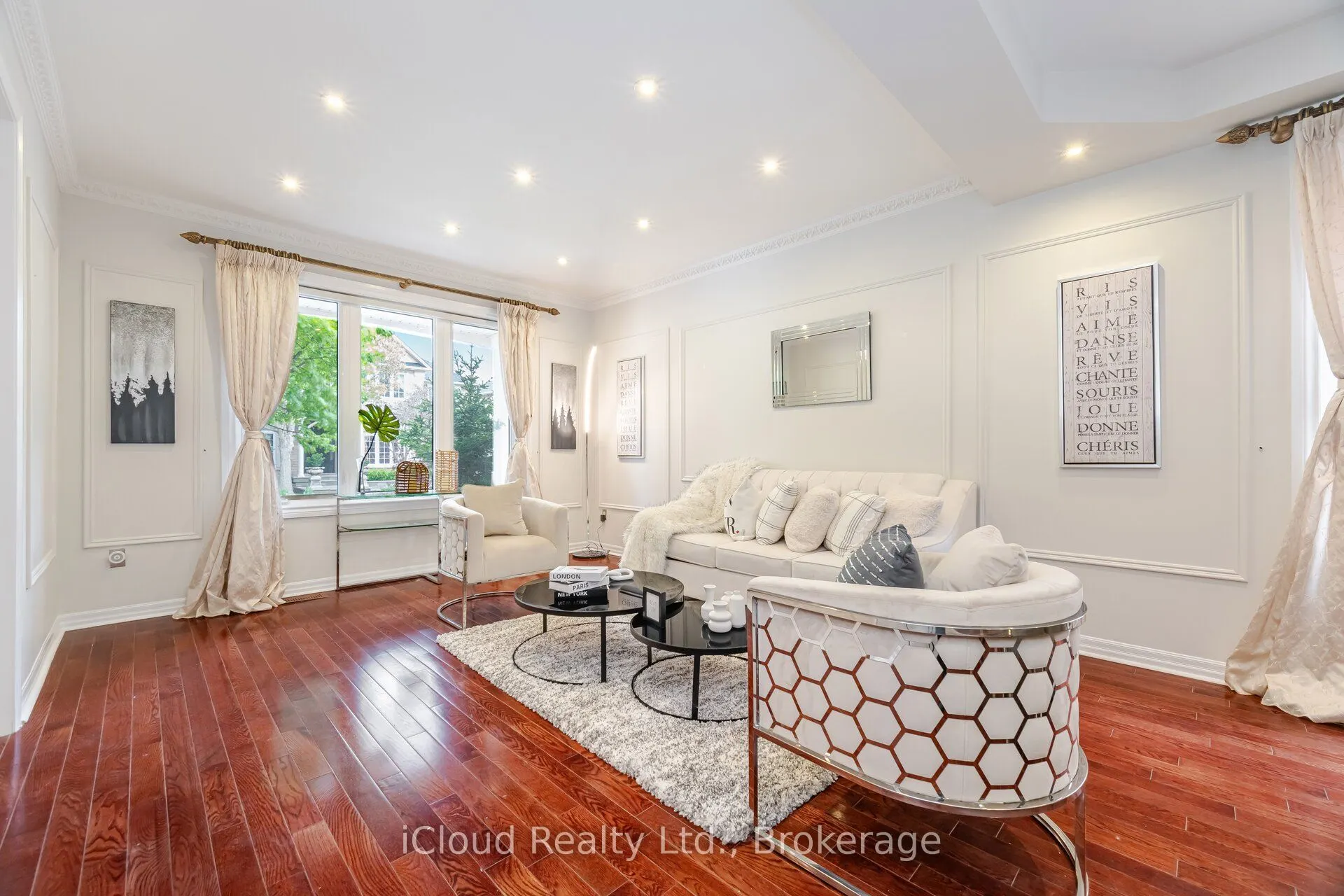 2185 Highcliffe Way