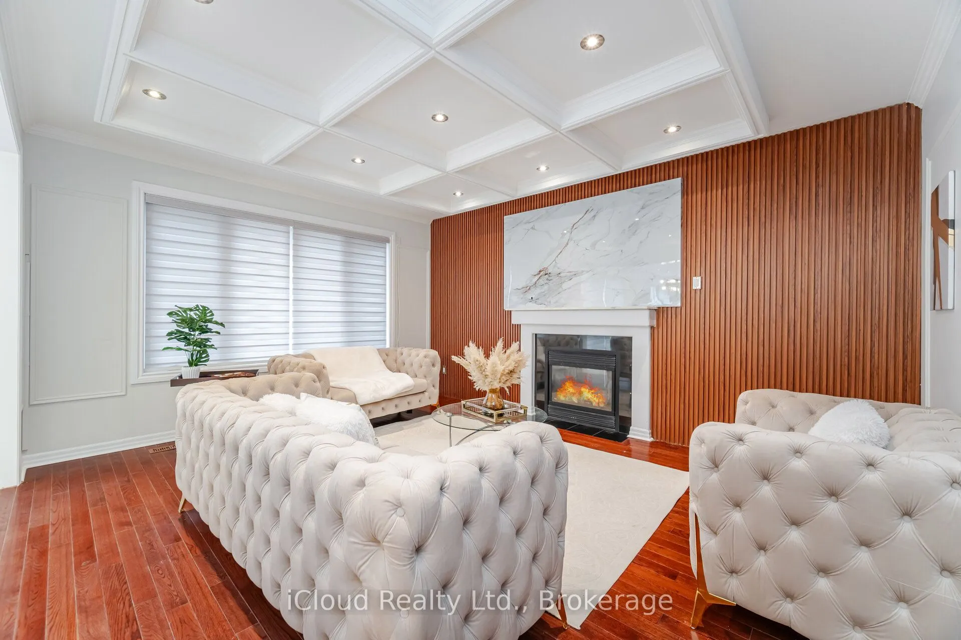 2185 Highcliffe Way