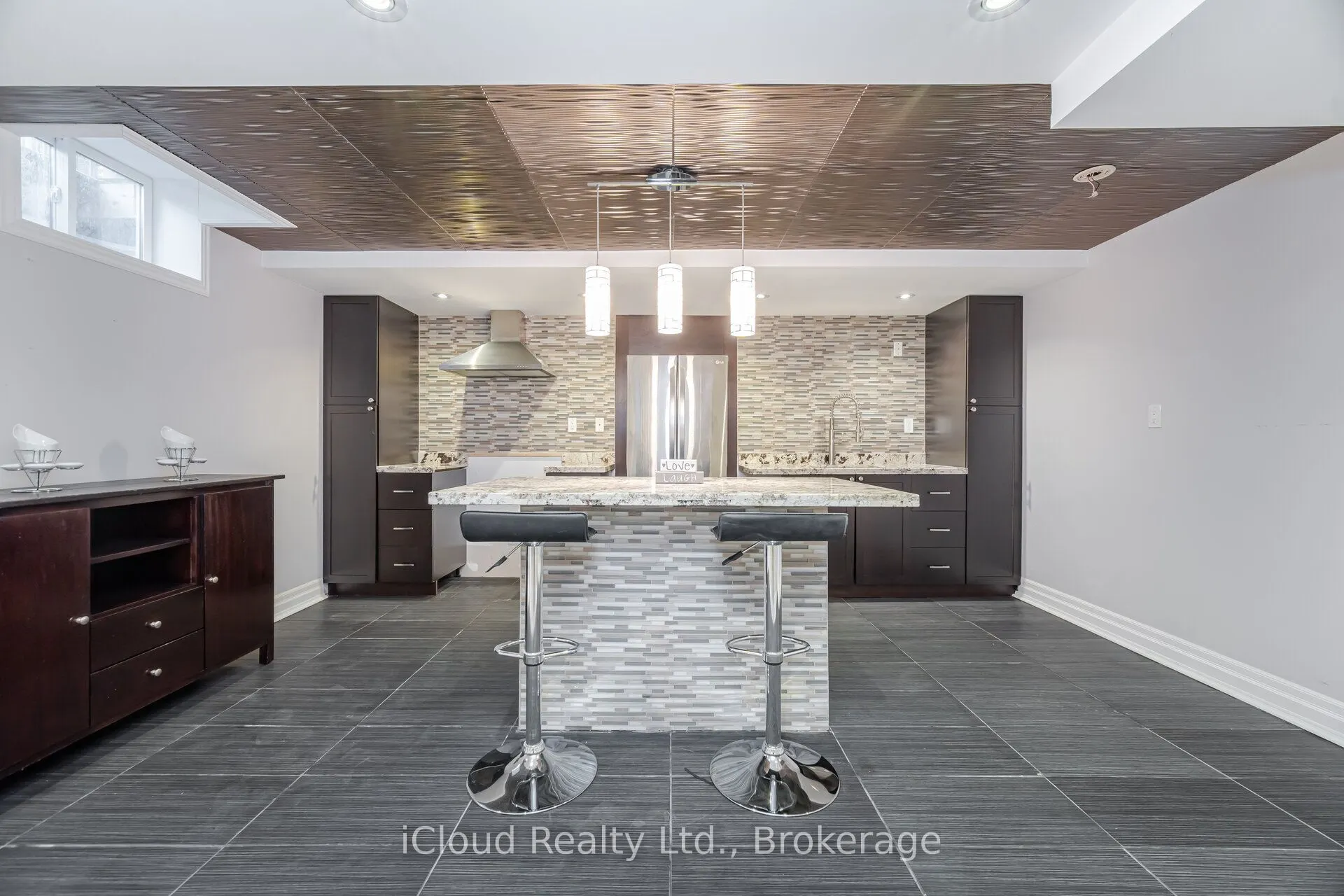 2185 Highcliffe Way
