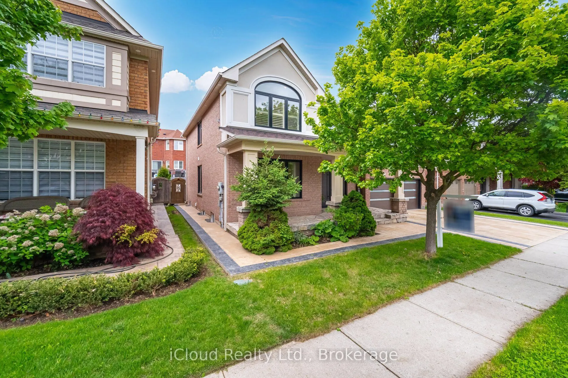 2185 Highcliffe Way