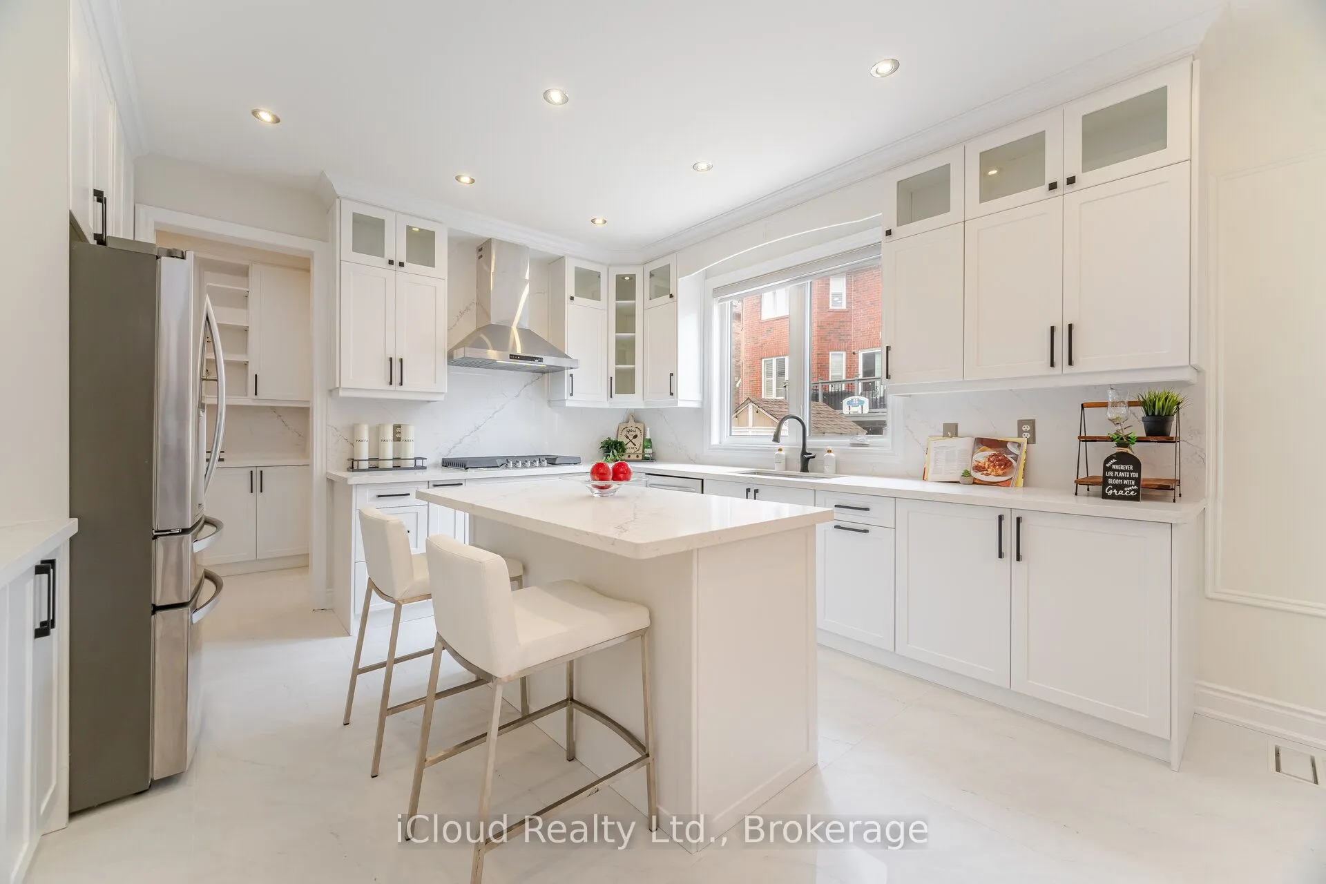 2185 Highcliffe Way