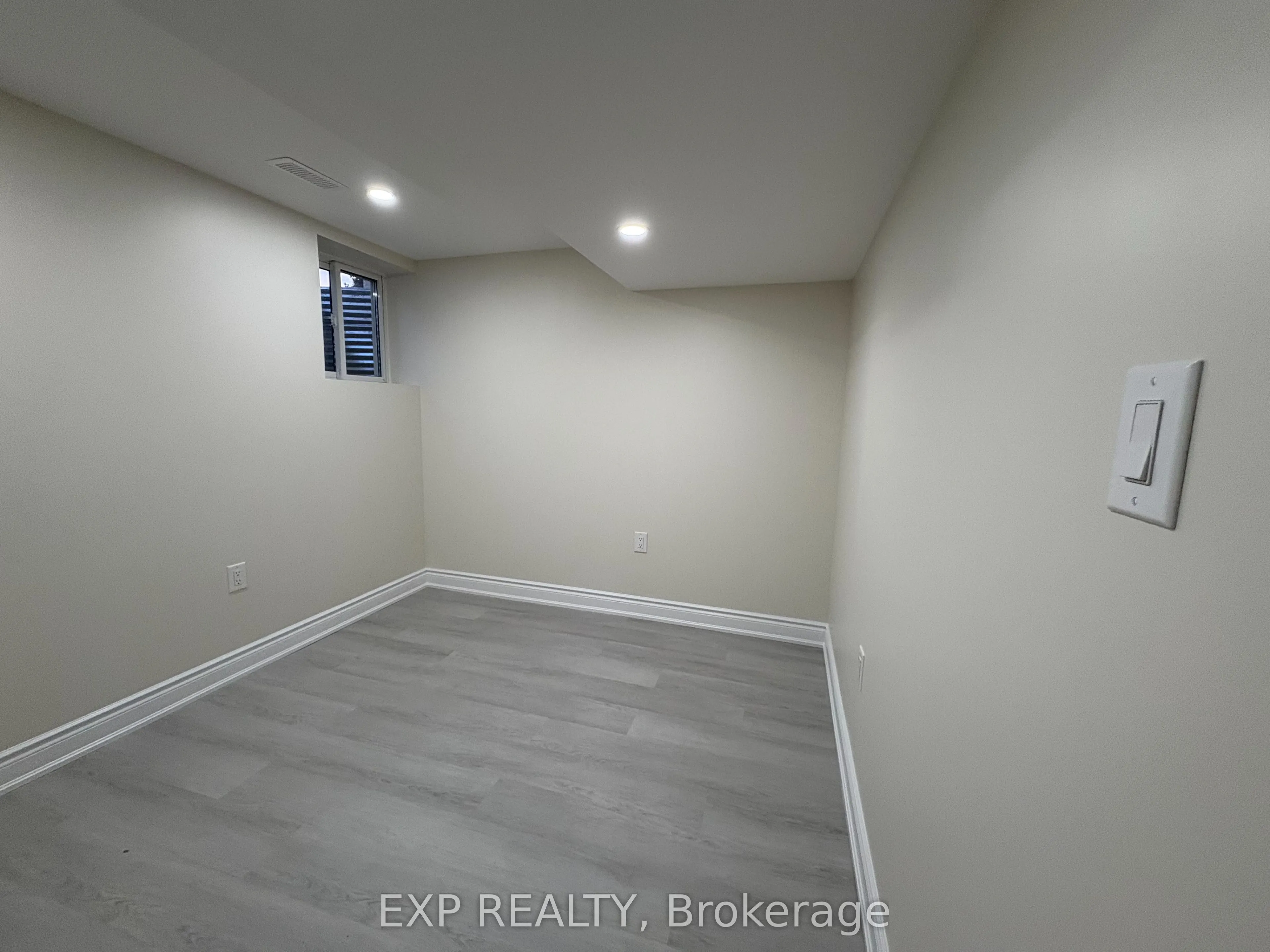 4 Hedley Court