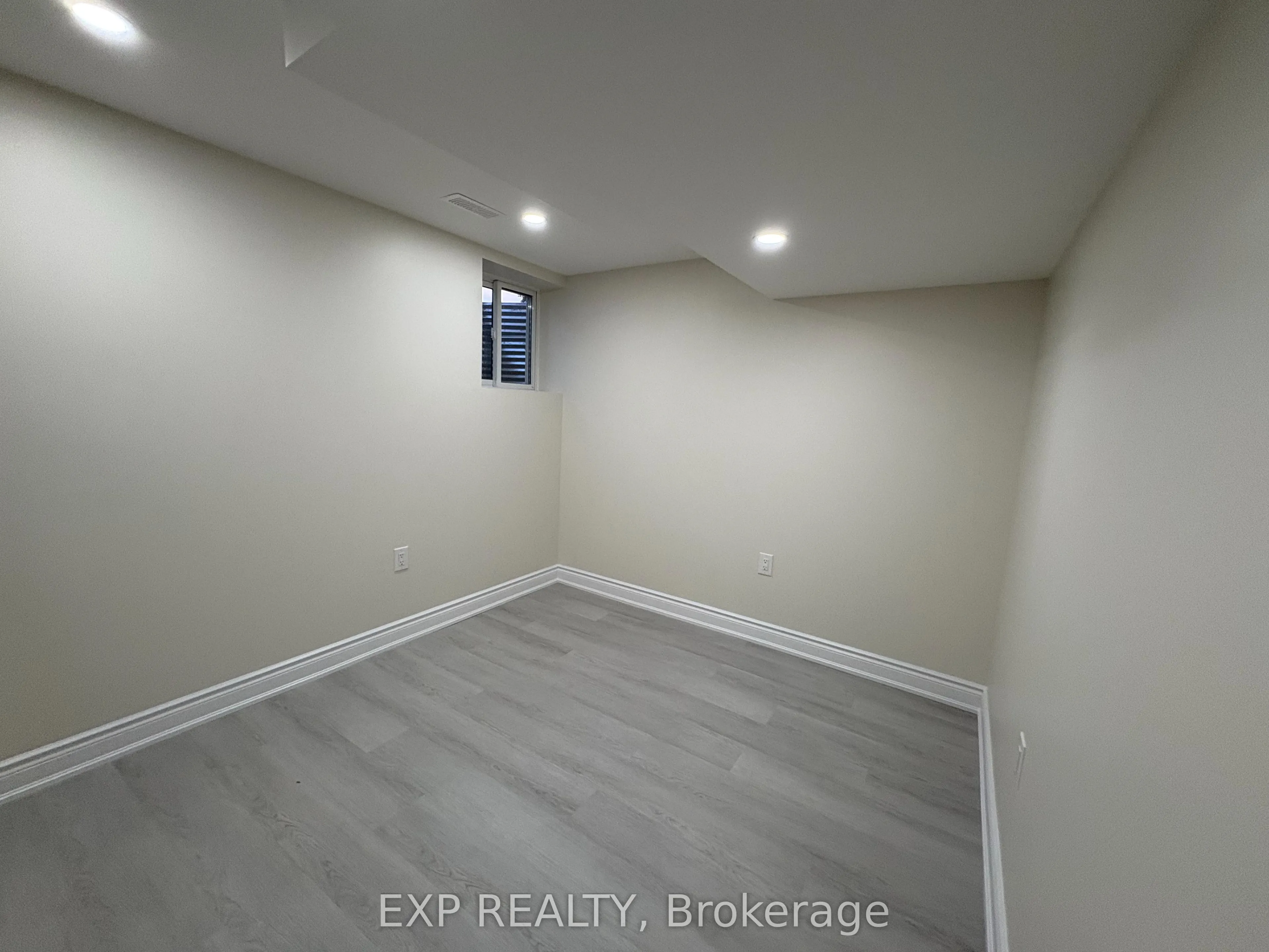 4 Hedley Court