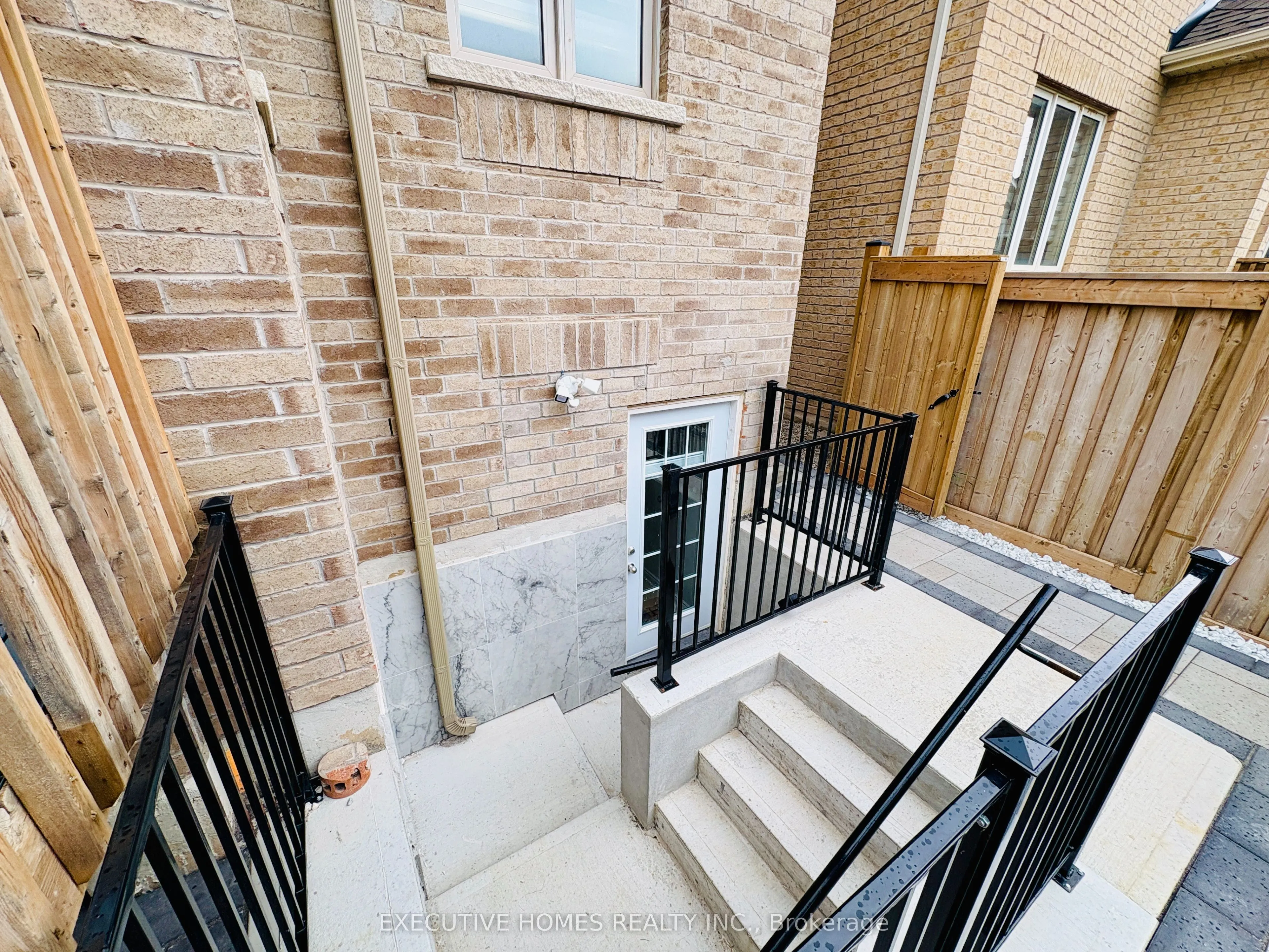 4056 Channing Crescent