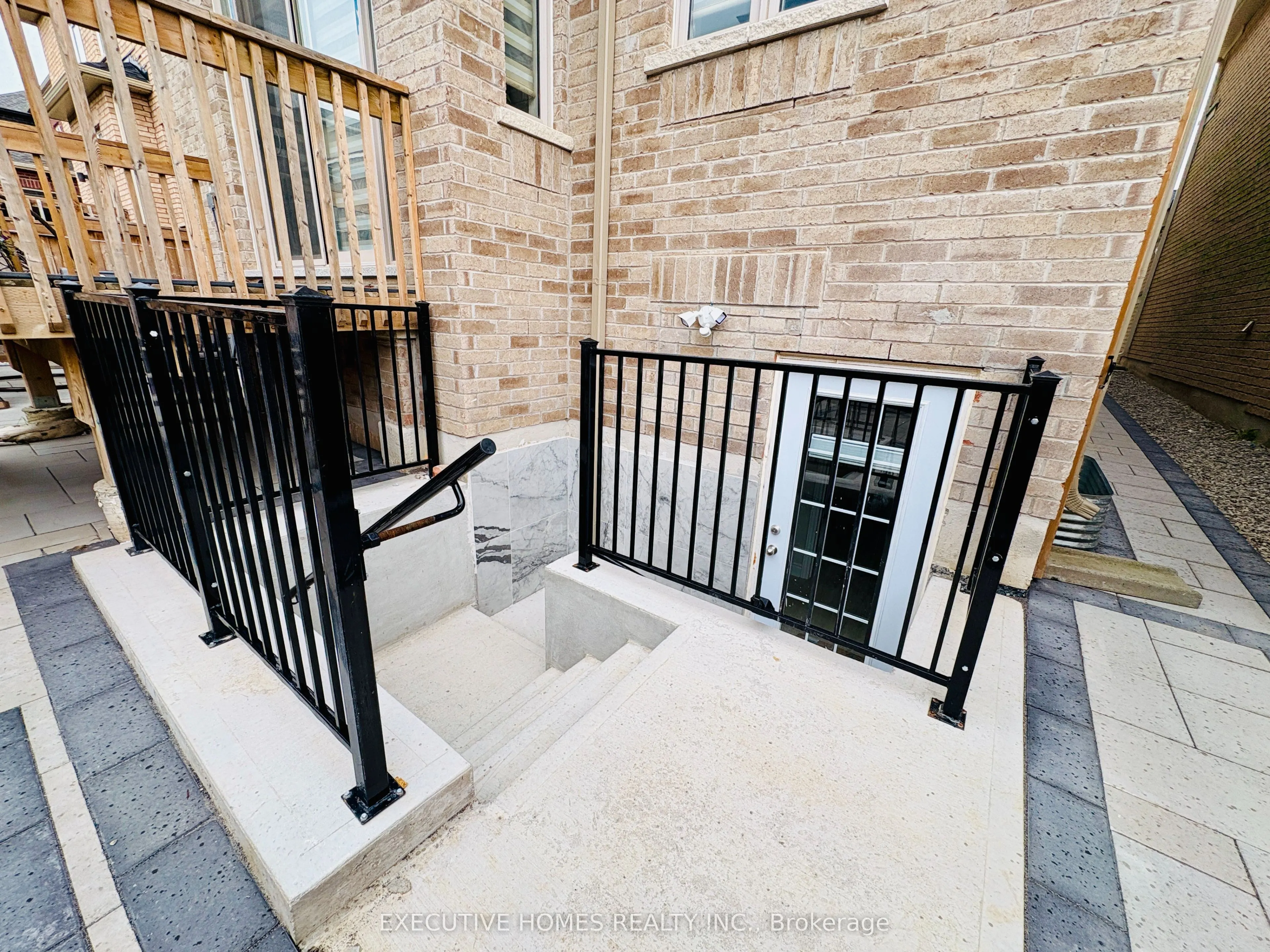 4056 Channing Crescent