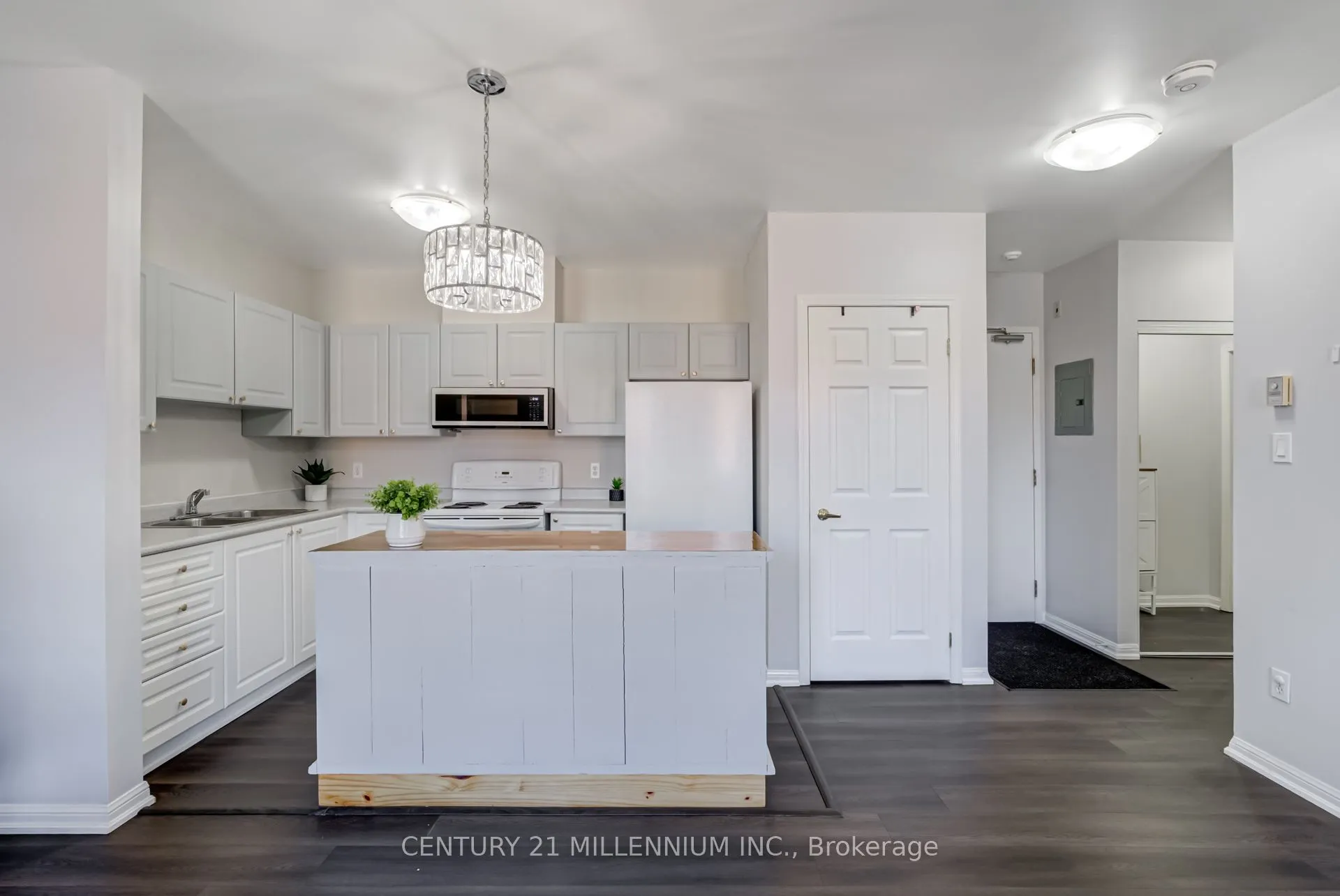 70 First Street, #206