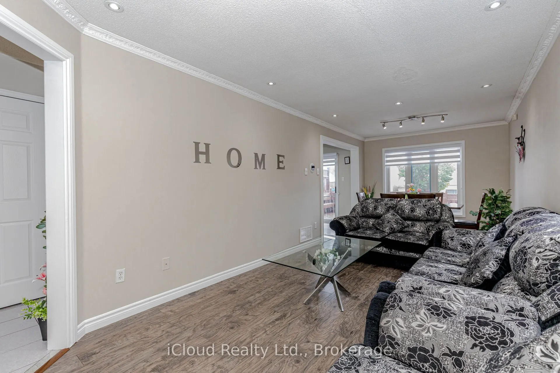 97 Bighorn Crescent