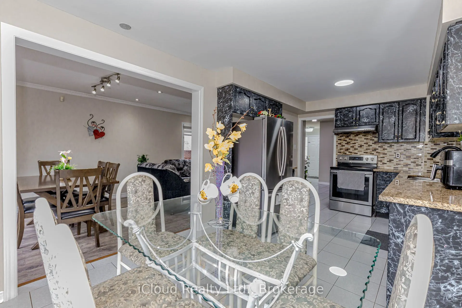 97 Bighorn Crescent