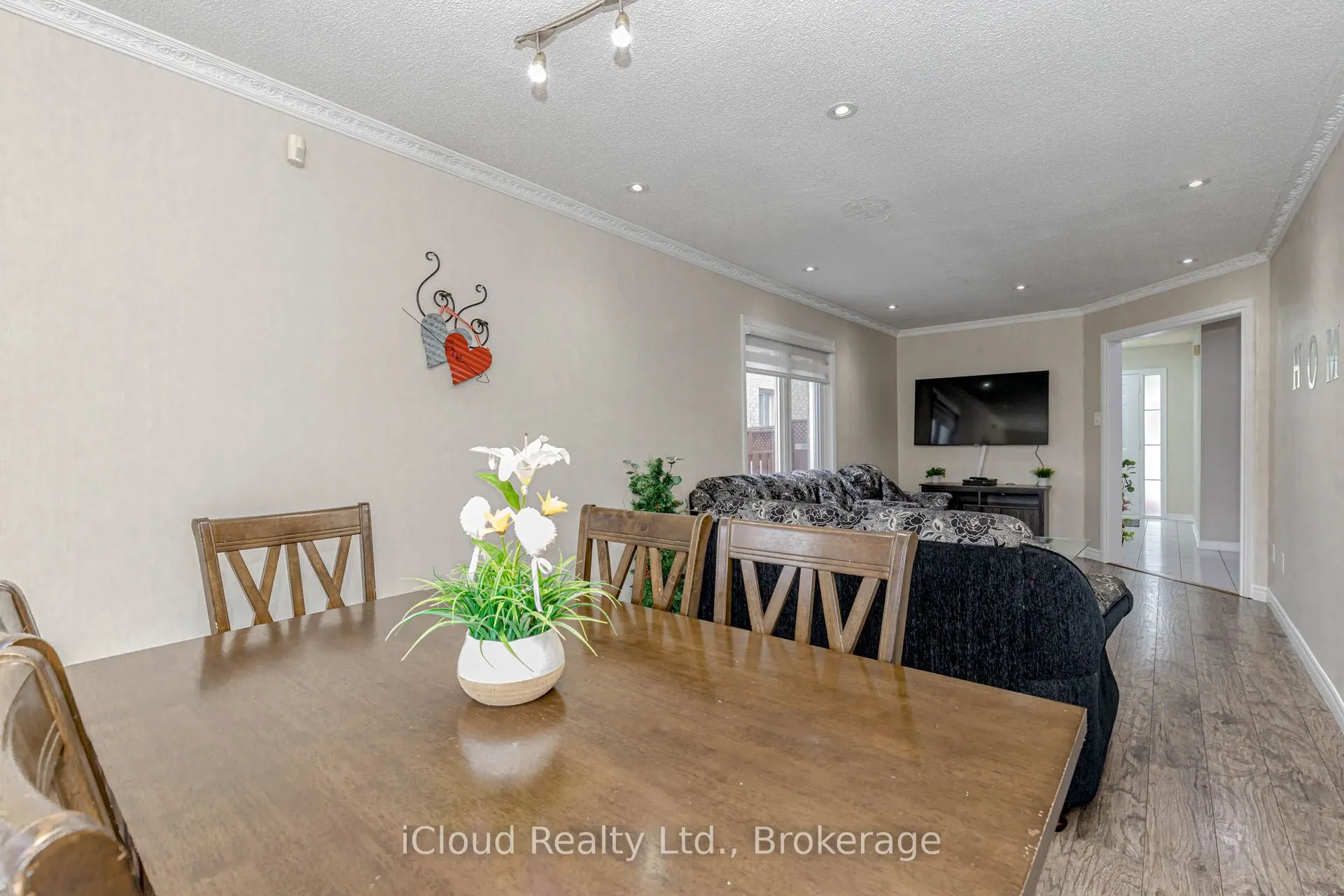 97 Bighorn Crescent