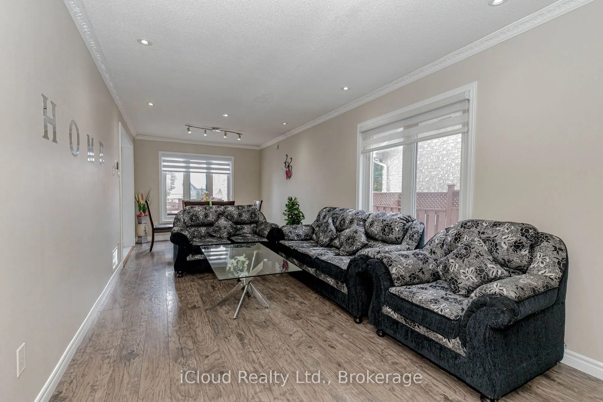 97 Bighorn Crescent