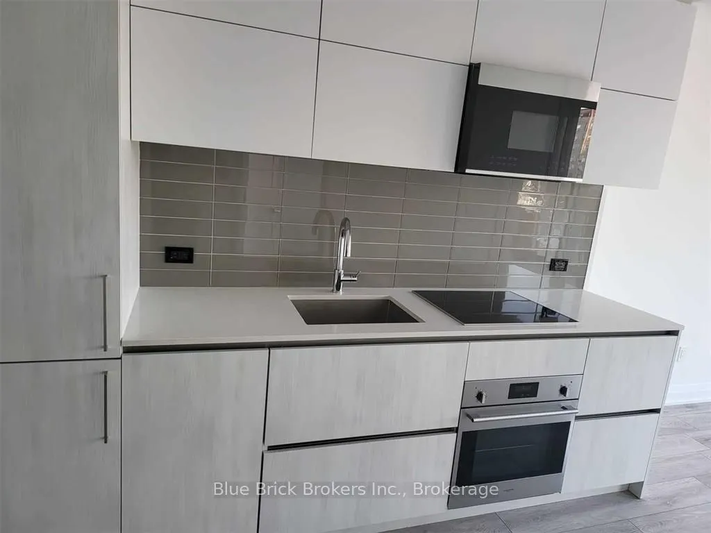 21 Park Street E, #716