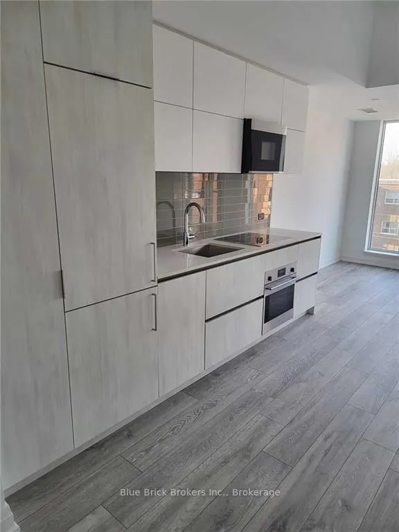 21 Park Street E, #716