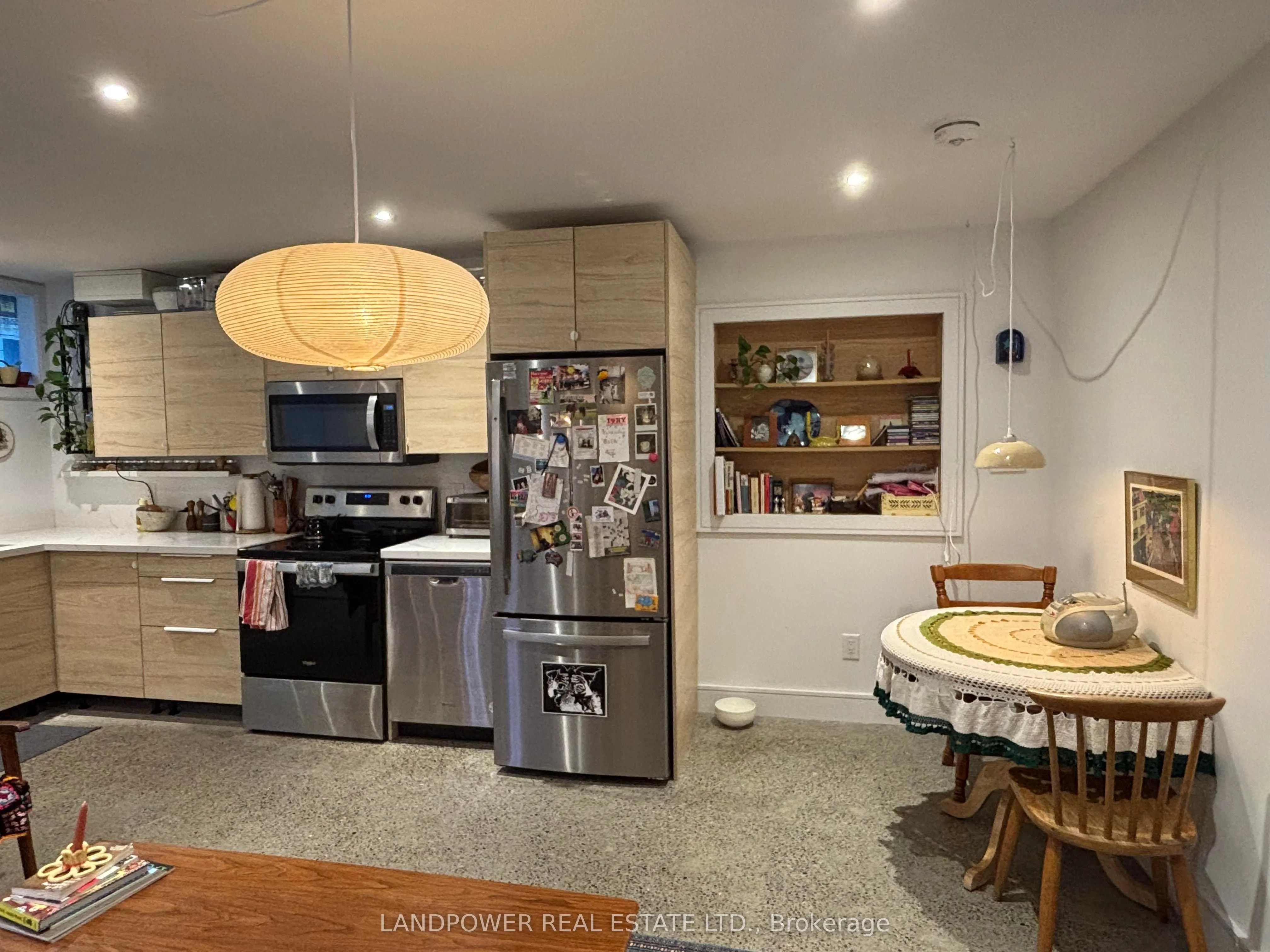 10 Neepawa Avenue, #Lower