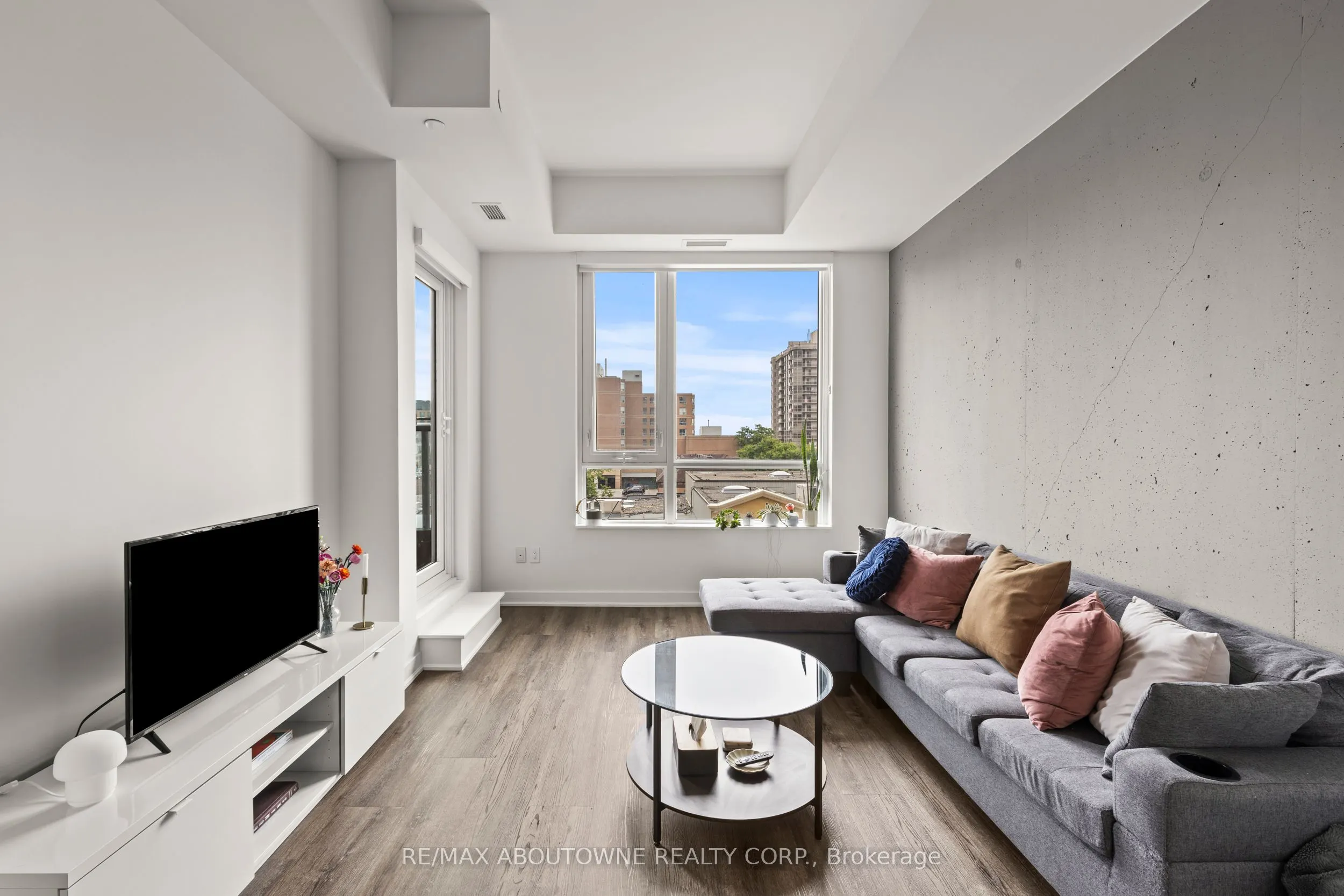 2007 James Street, #307