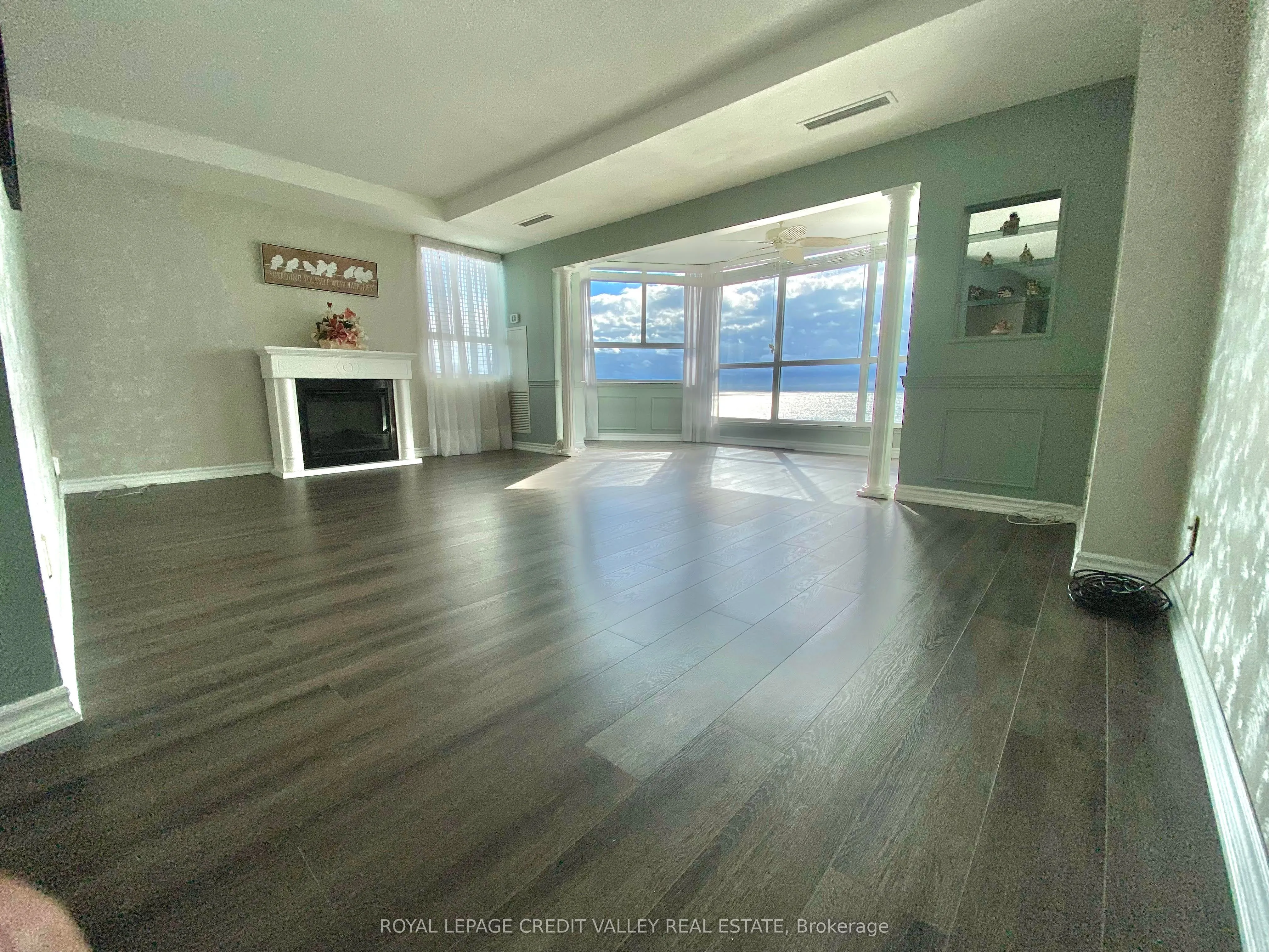 5280 Lakeshore Road, #911