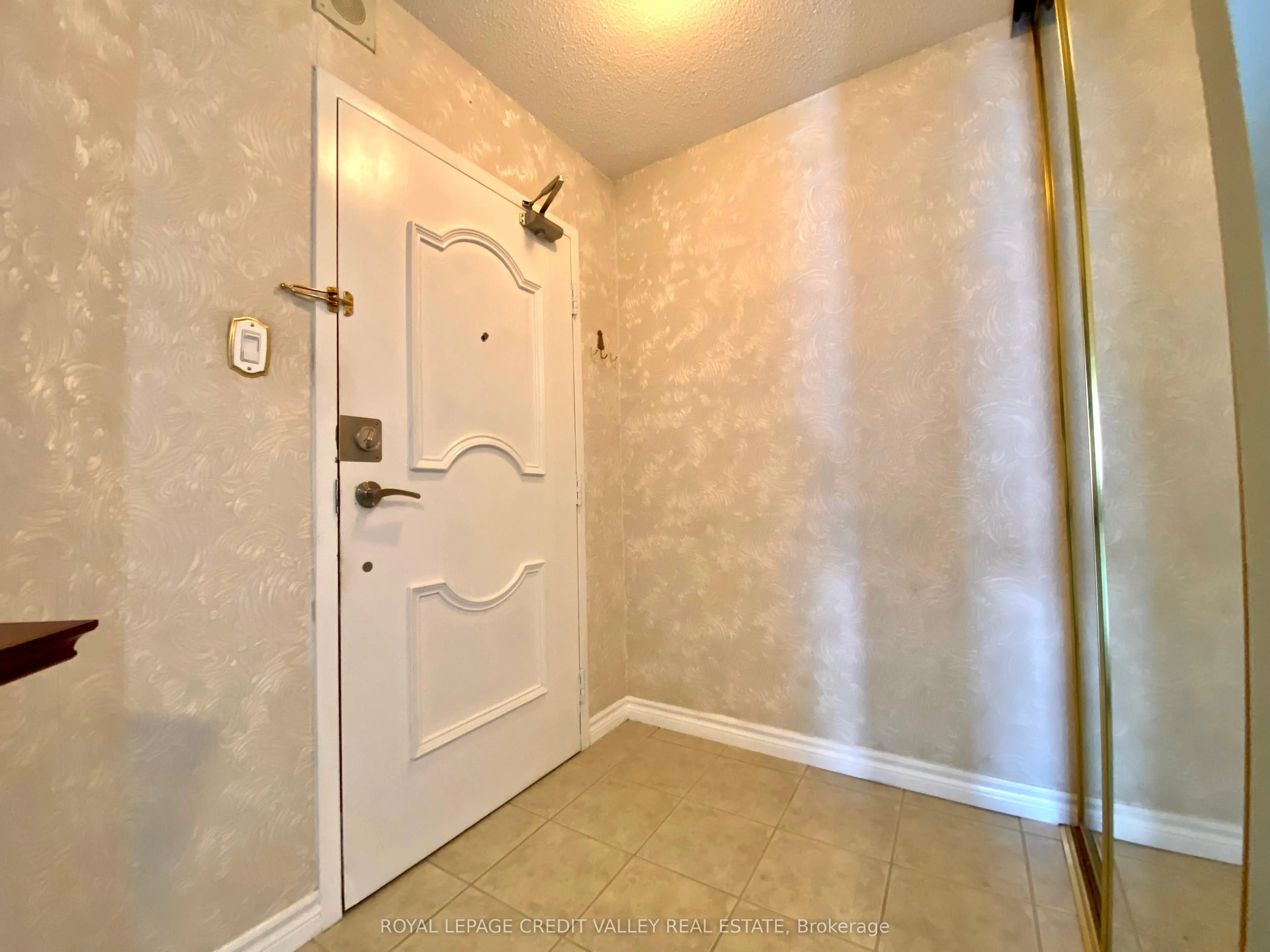 5280 Lakeshore Road, #911