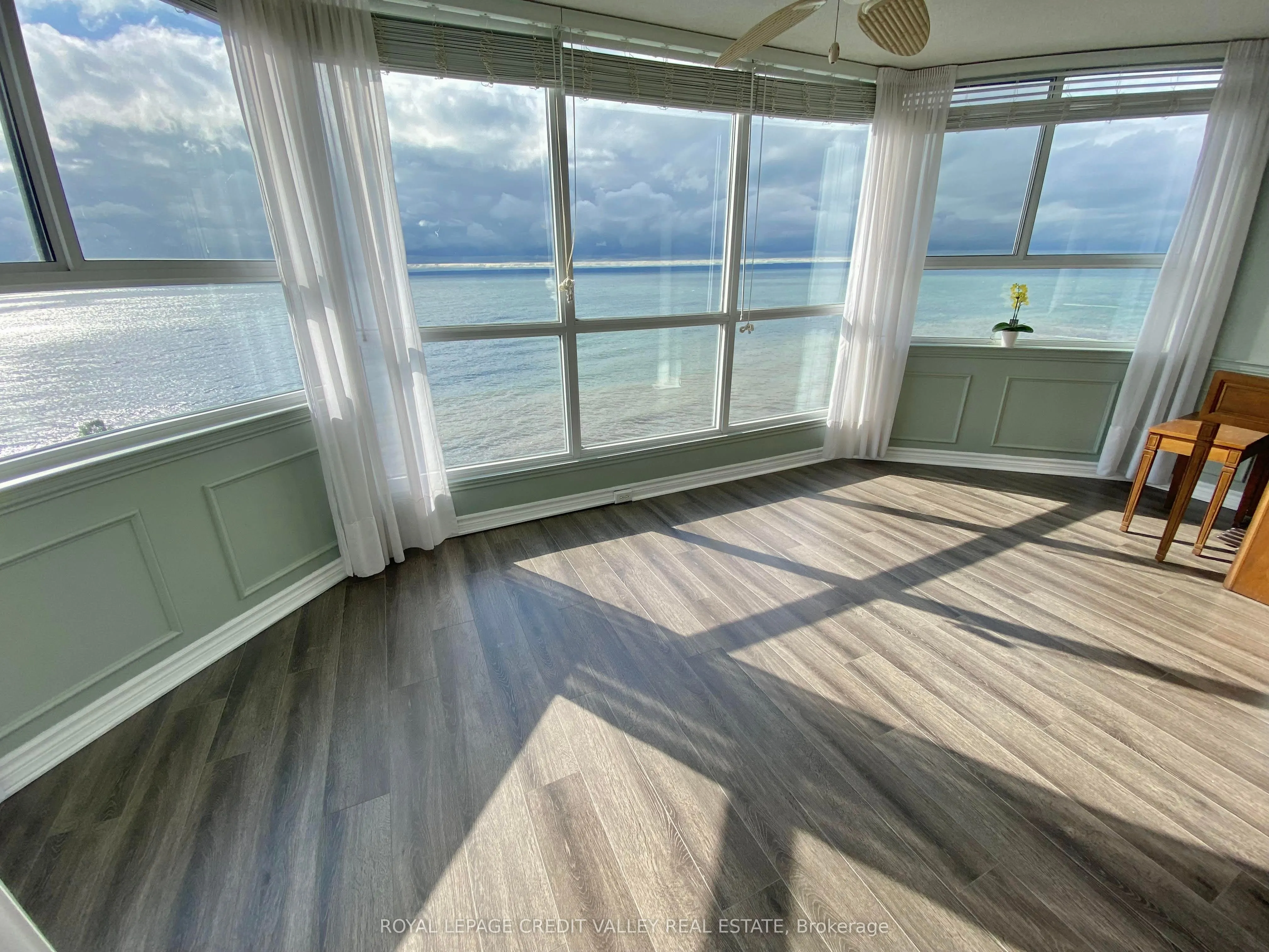 5280 Lakeshore Road, #911