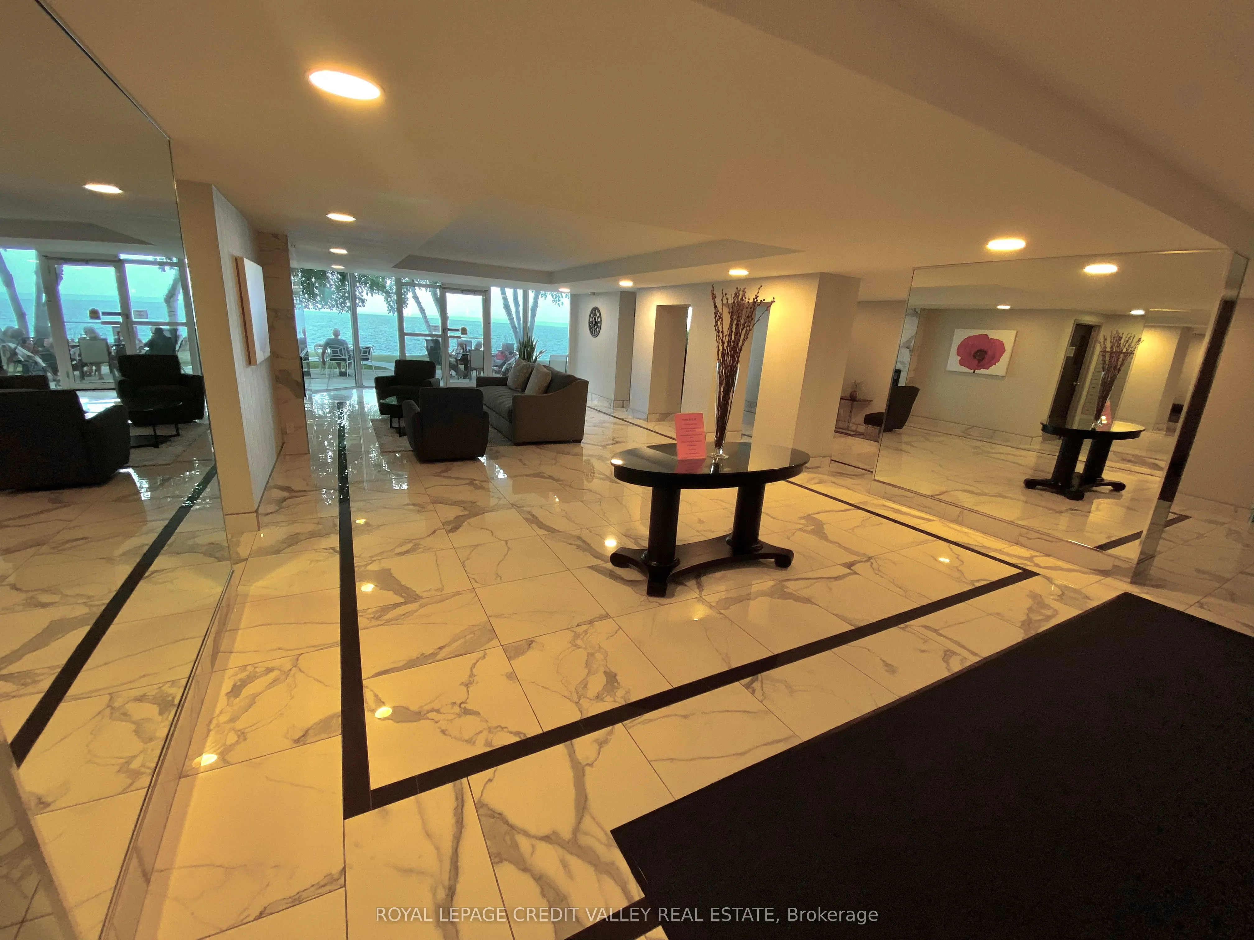 5280 Lakeshore Road, #911