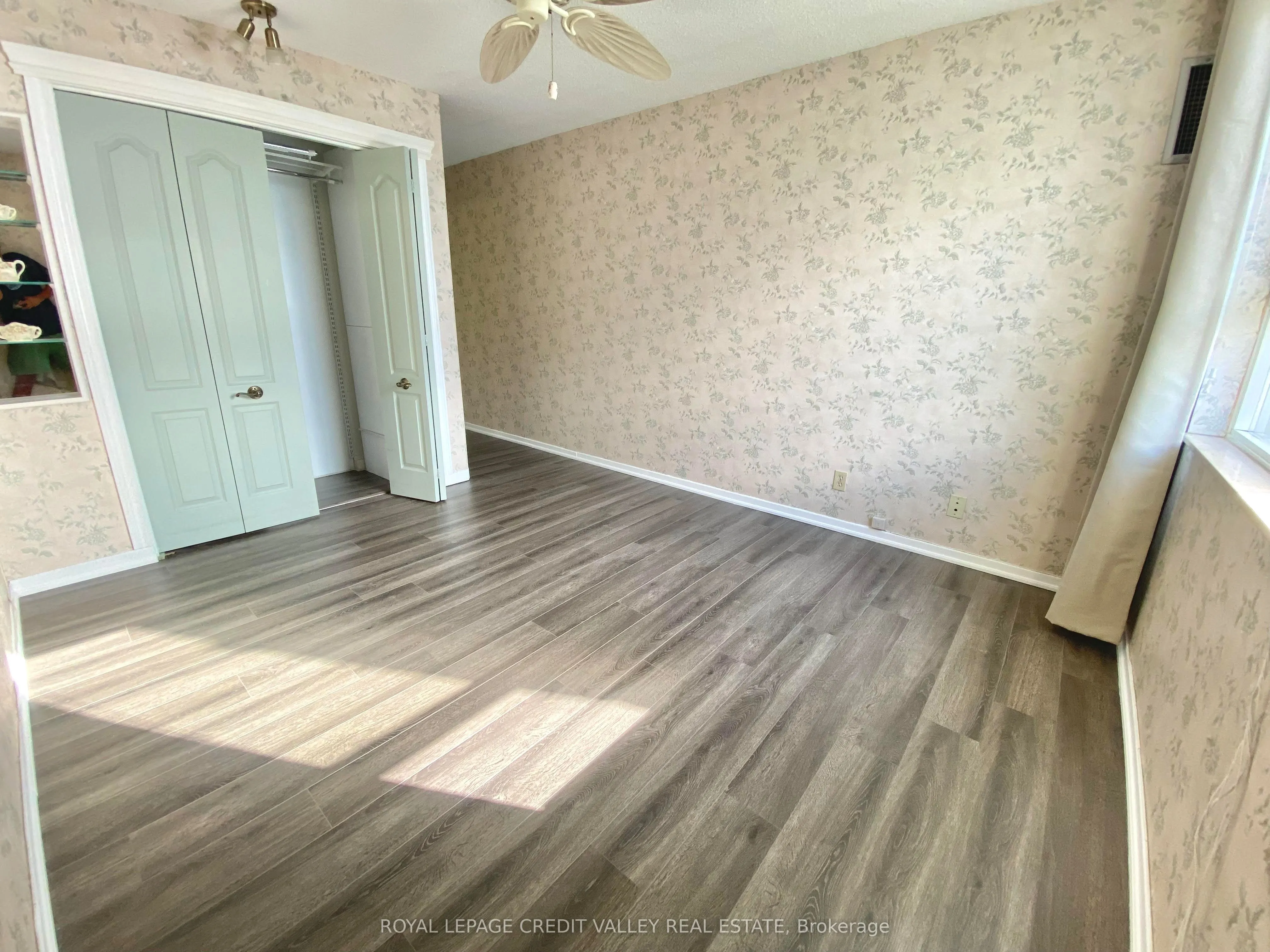 5280 Lakeshore Road, #911