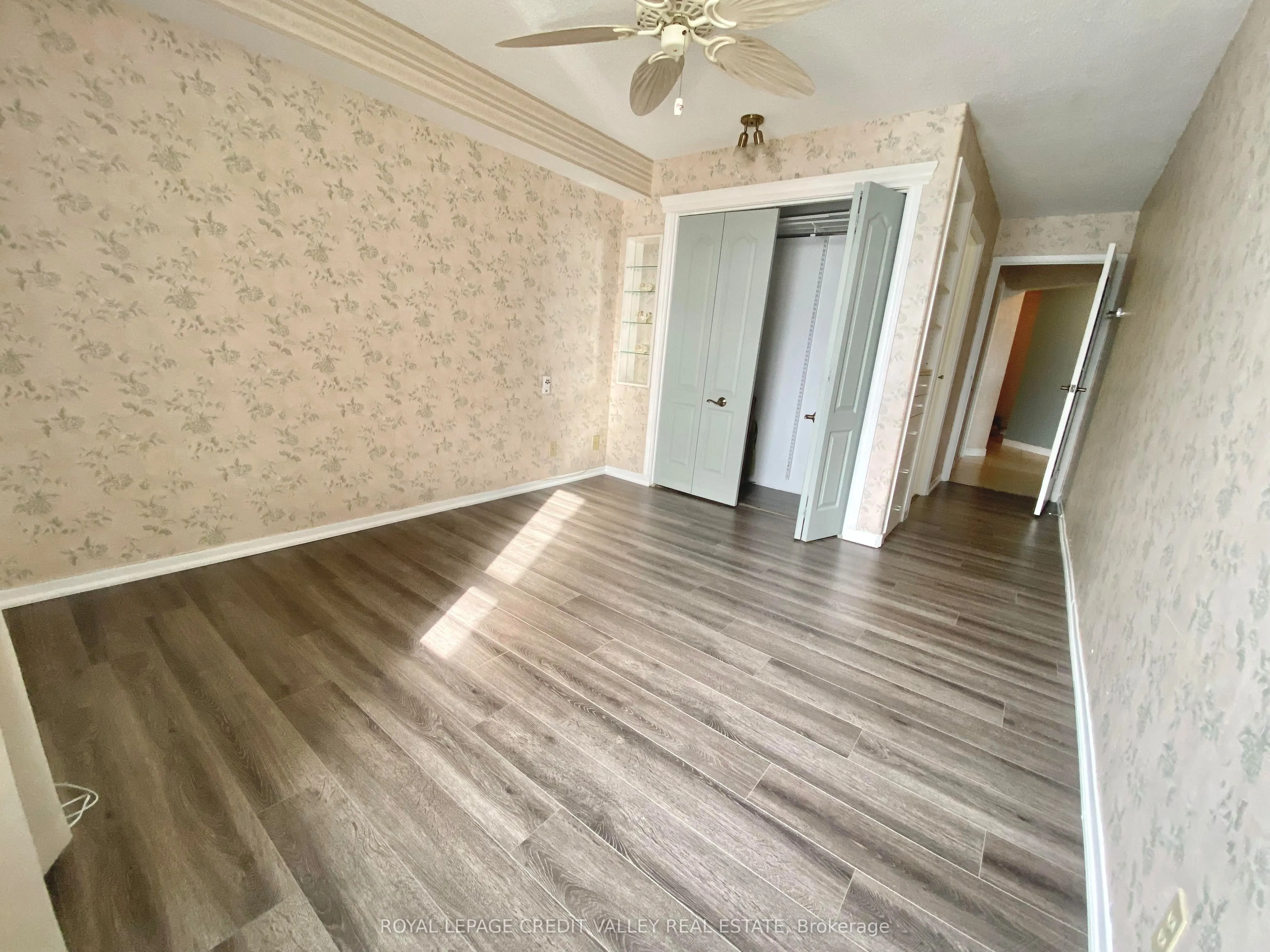 5280 Lakeshore Road, #911