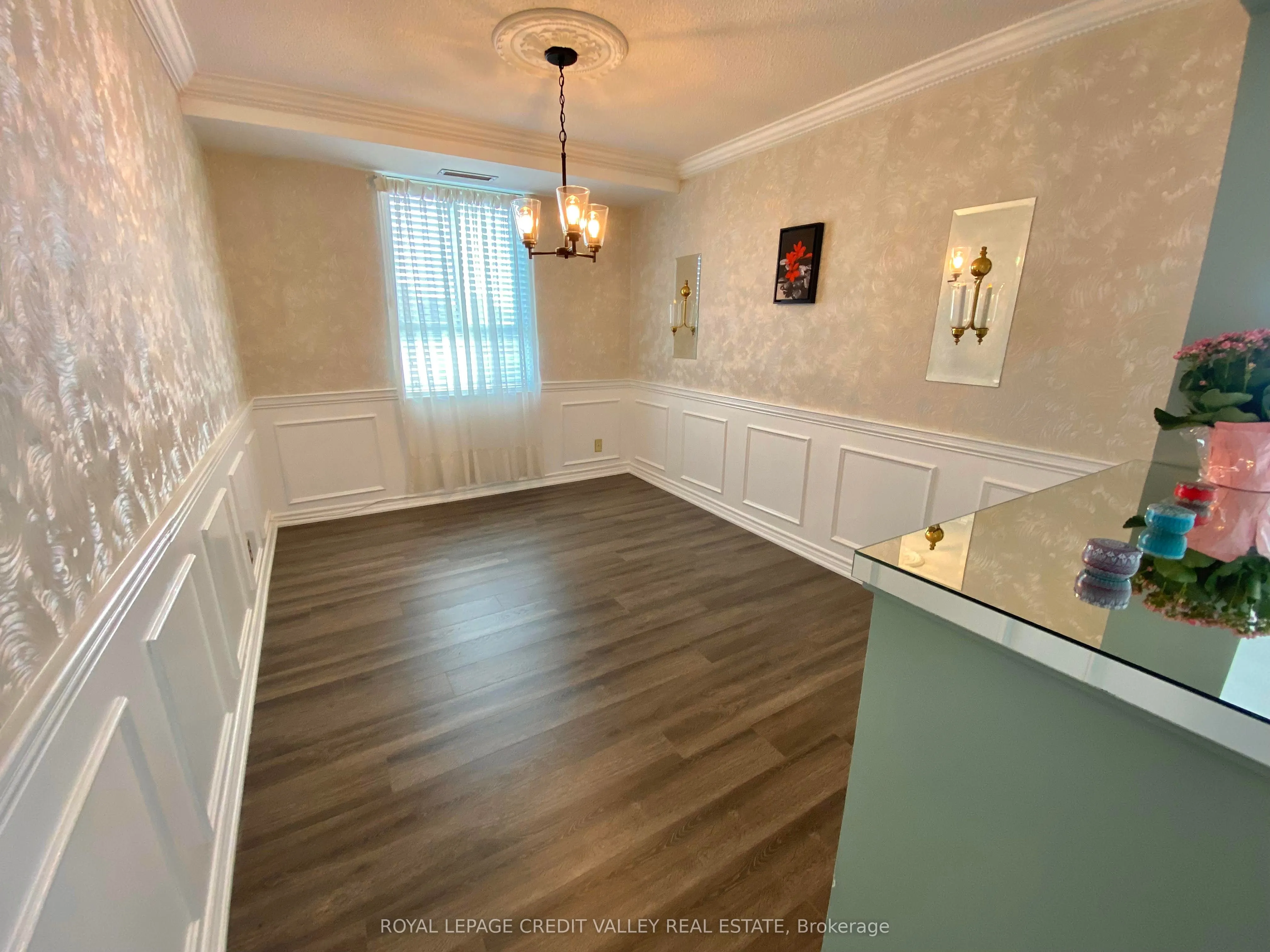 5280 Lakeshore Road, #911