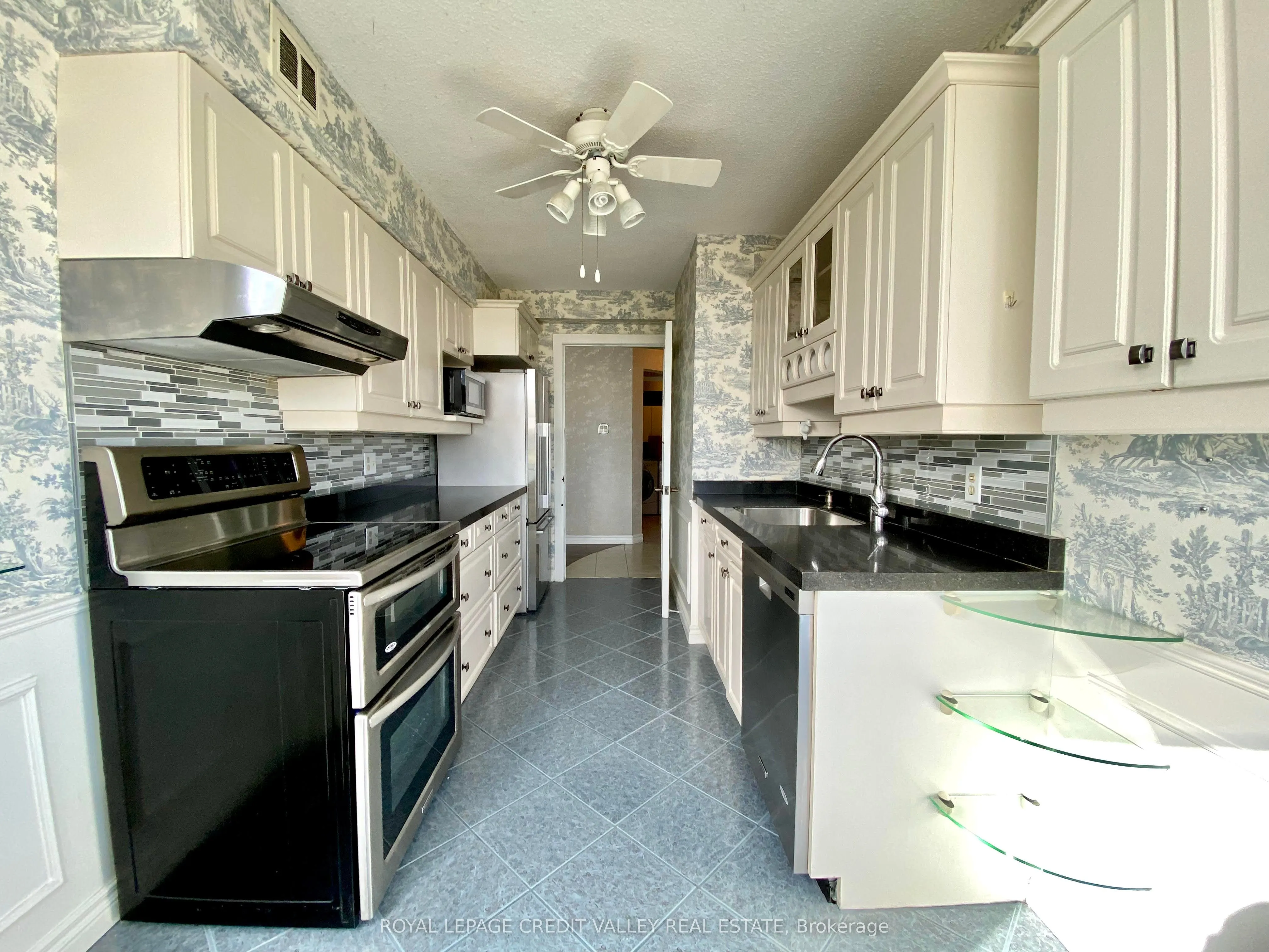 5280 Lakeshore Road, #911
