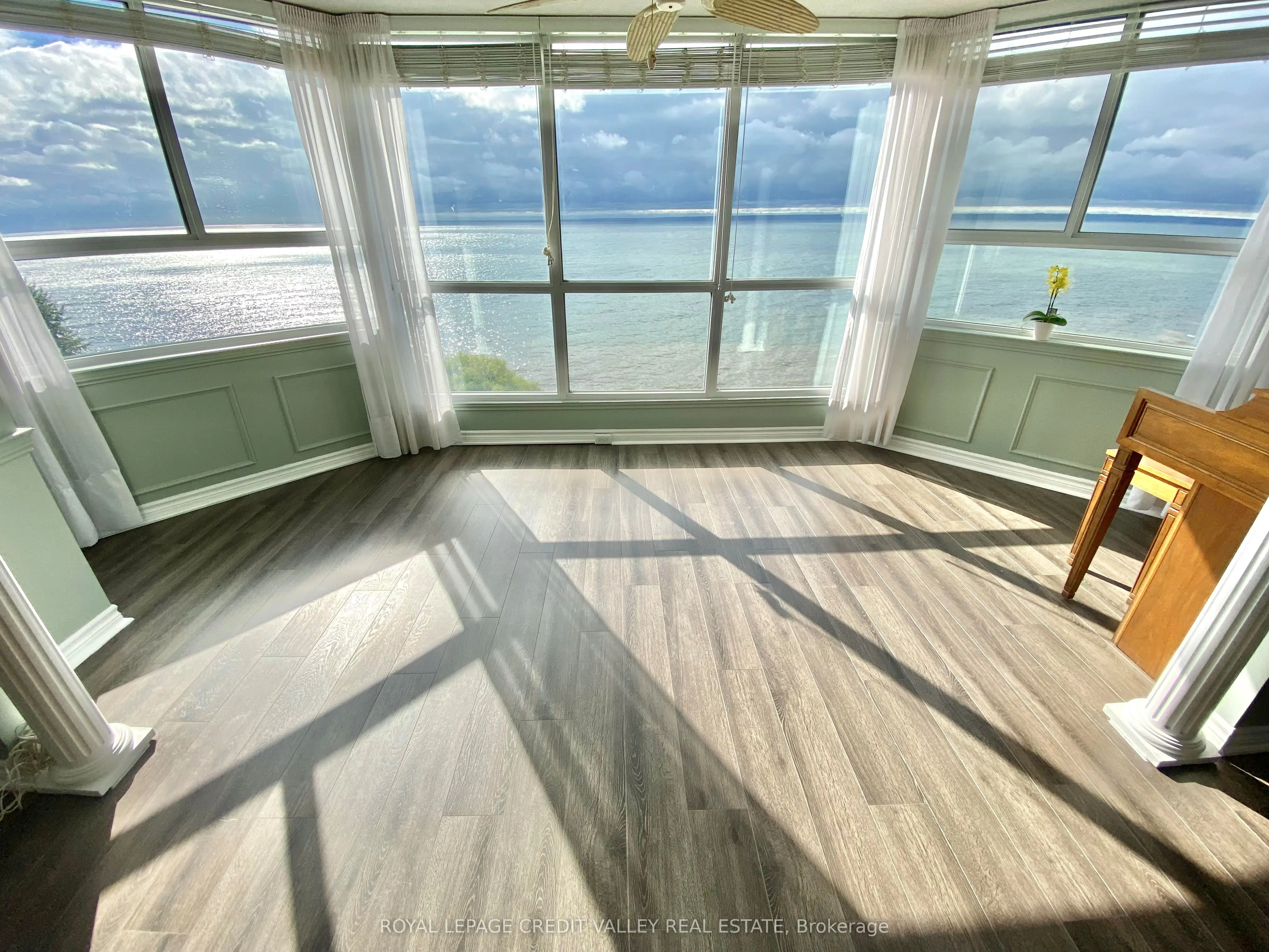 5280 Lakeshore Road, #911