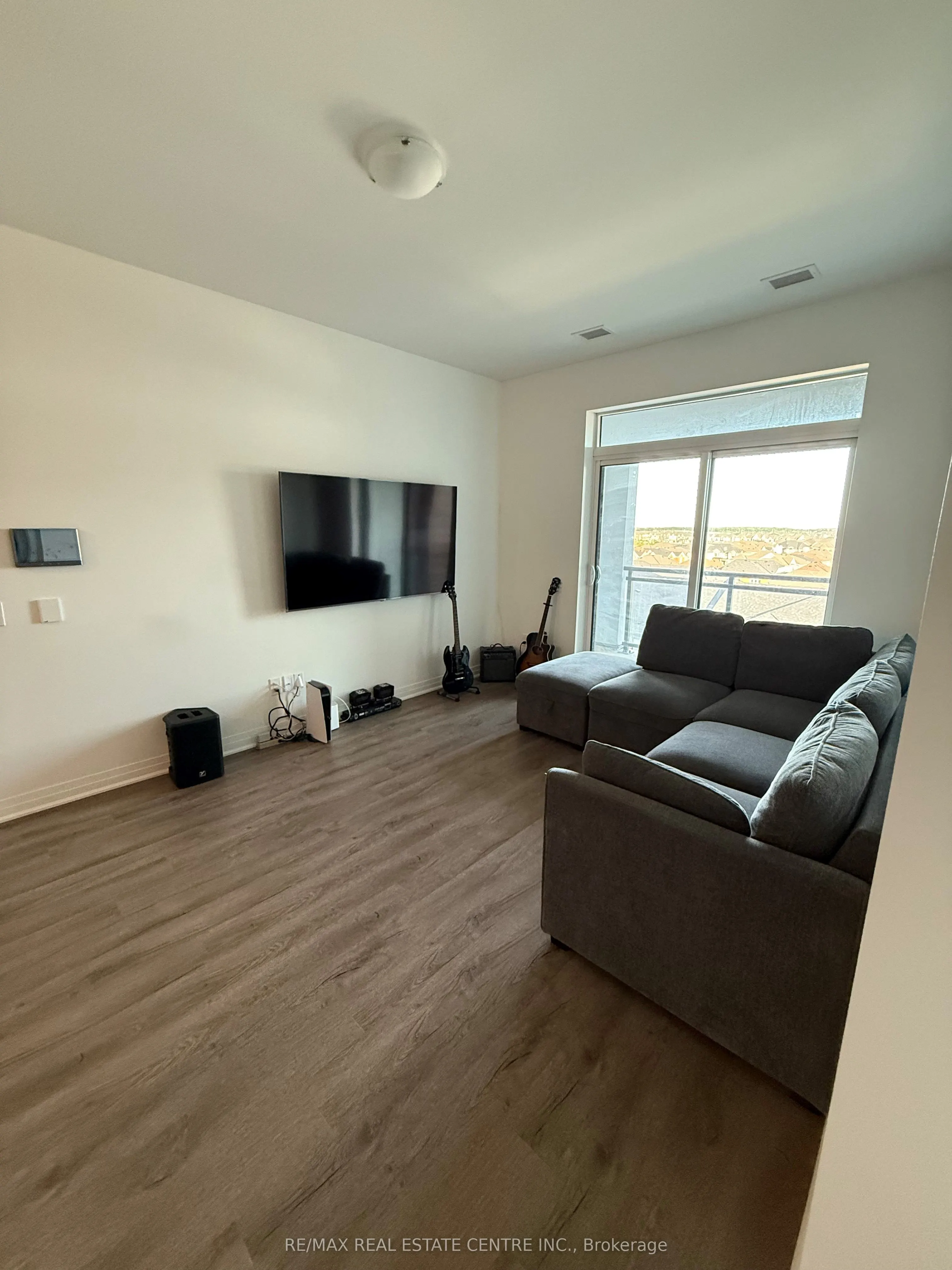 470 Gordon Krantz Avenue, #501