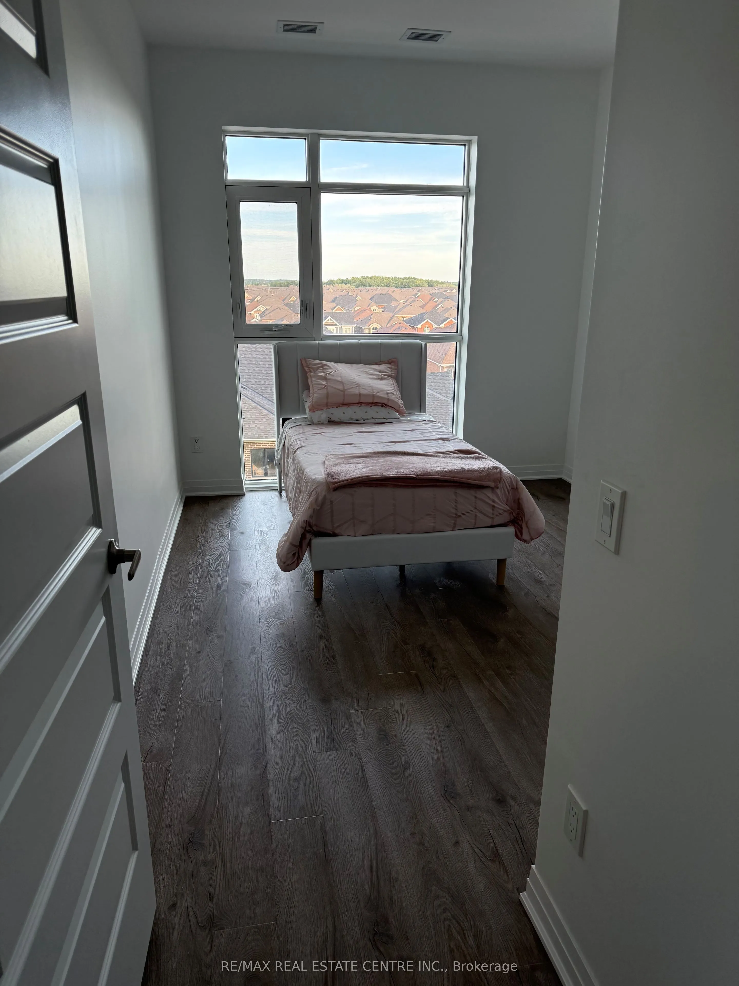470 Gordon Krantz Avenue, #501