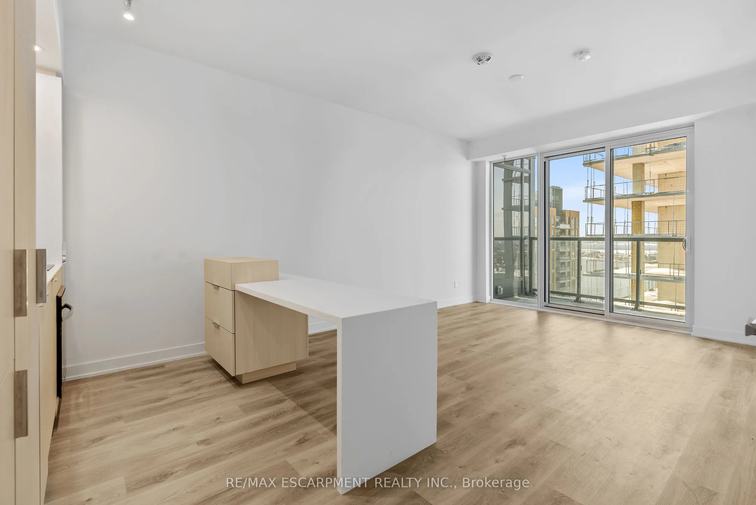 370 Martha Street, #2106