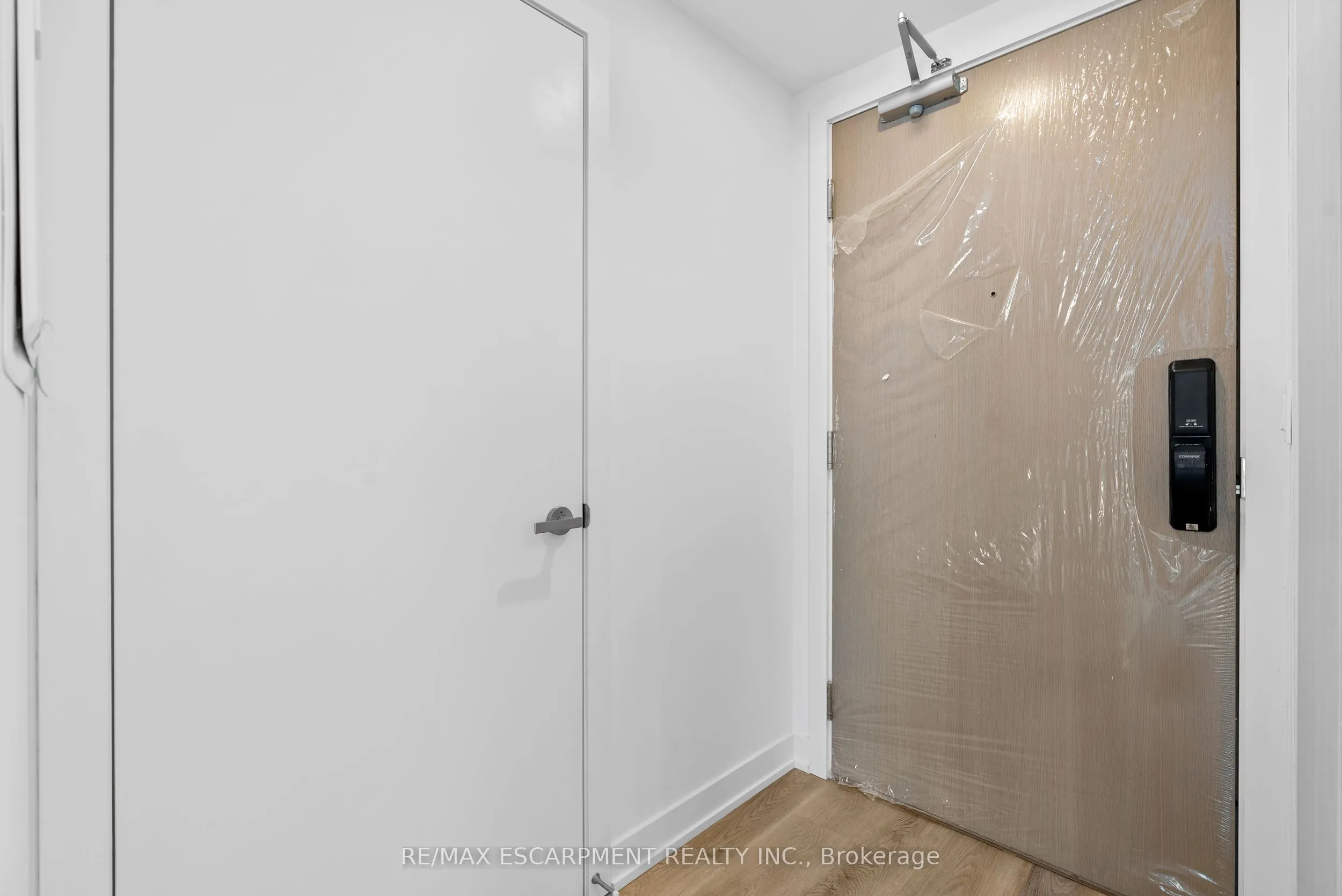 370 Martha Street, #2106