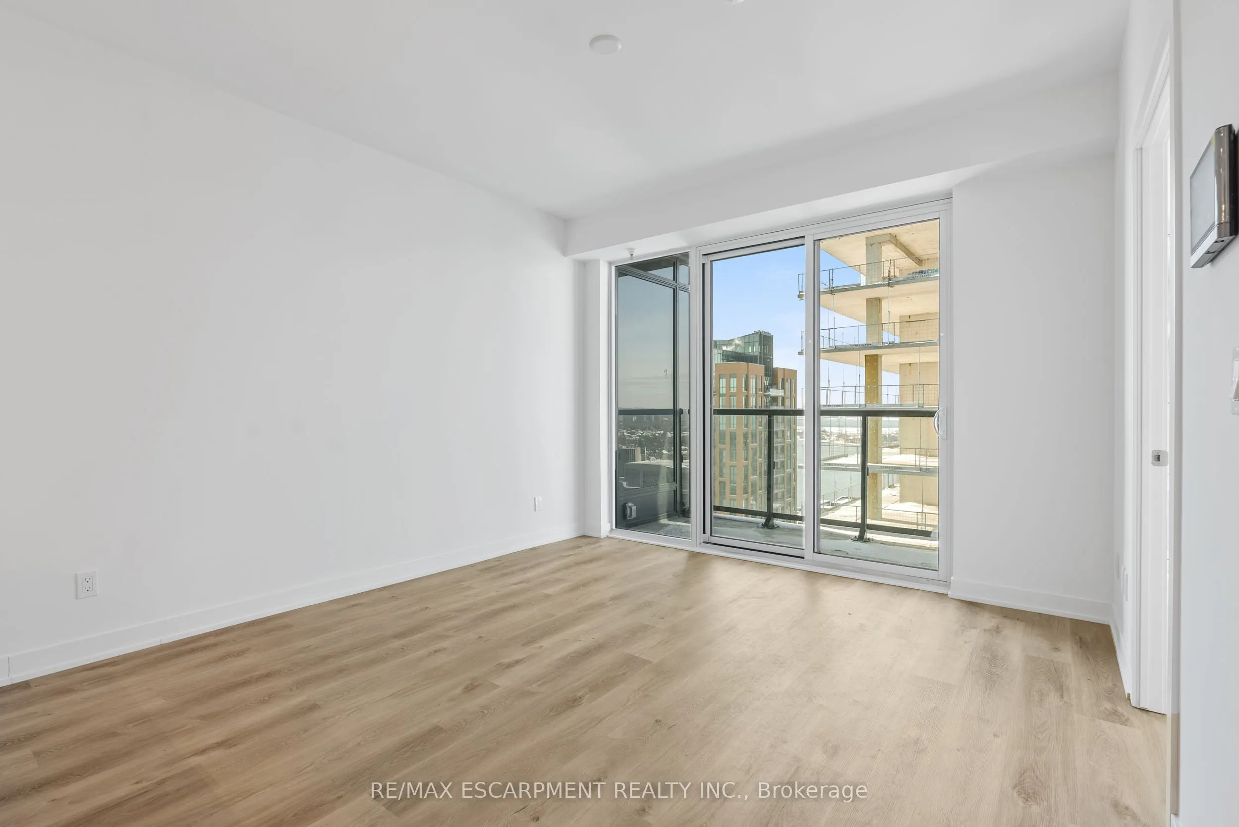 370 Martha Street, #2106