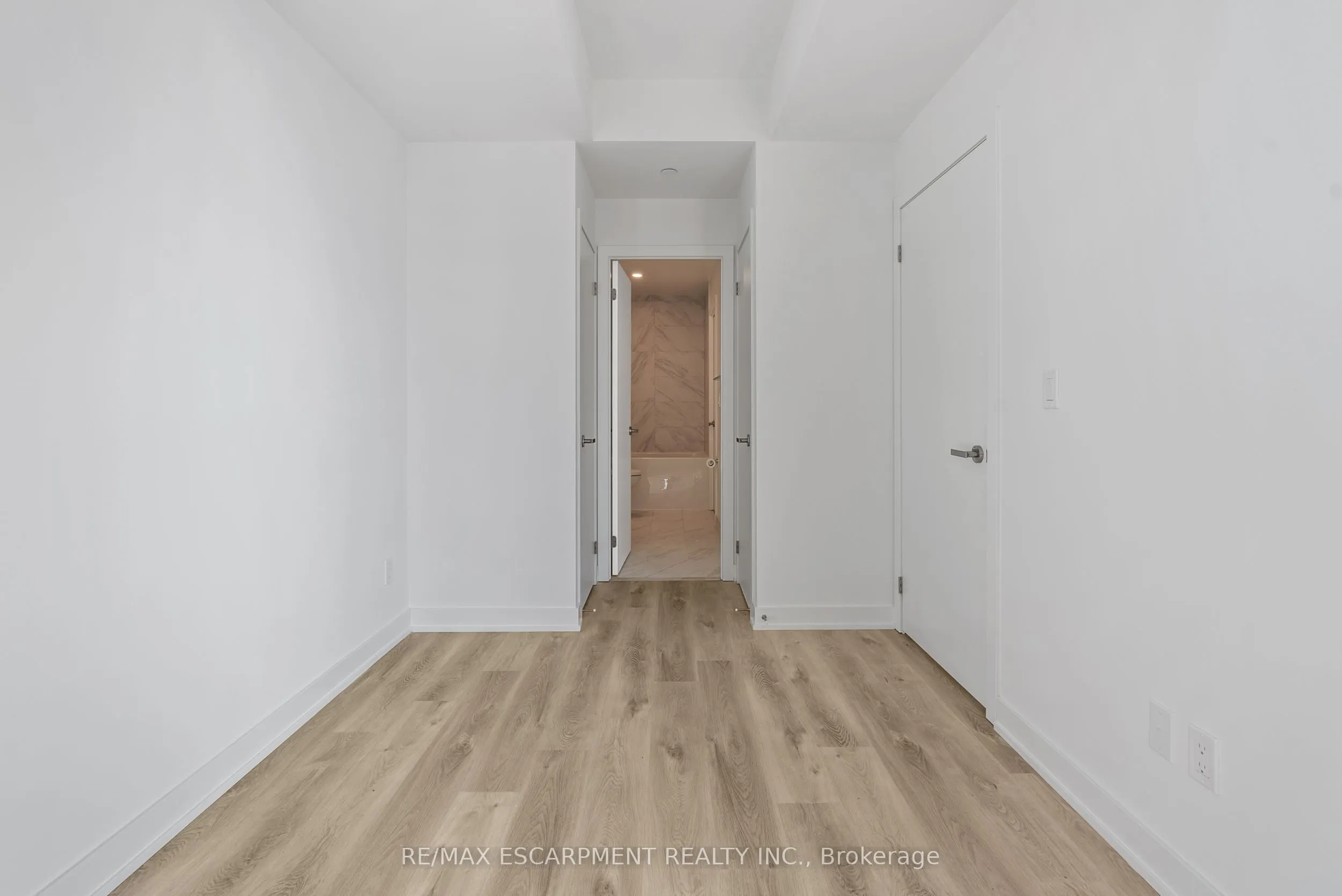 370 Martha Street, #2106