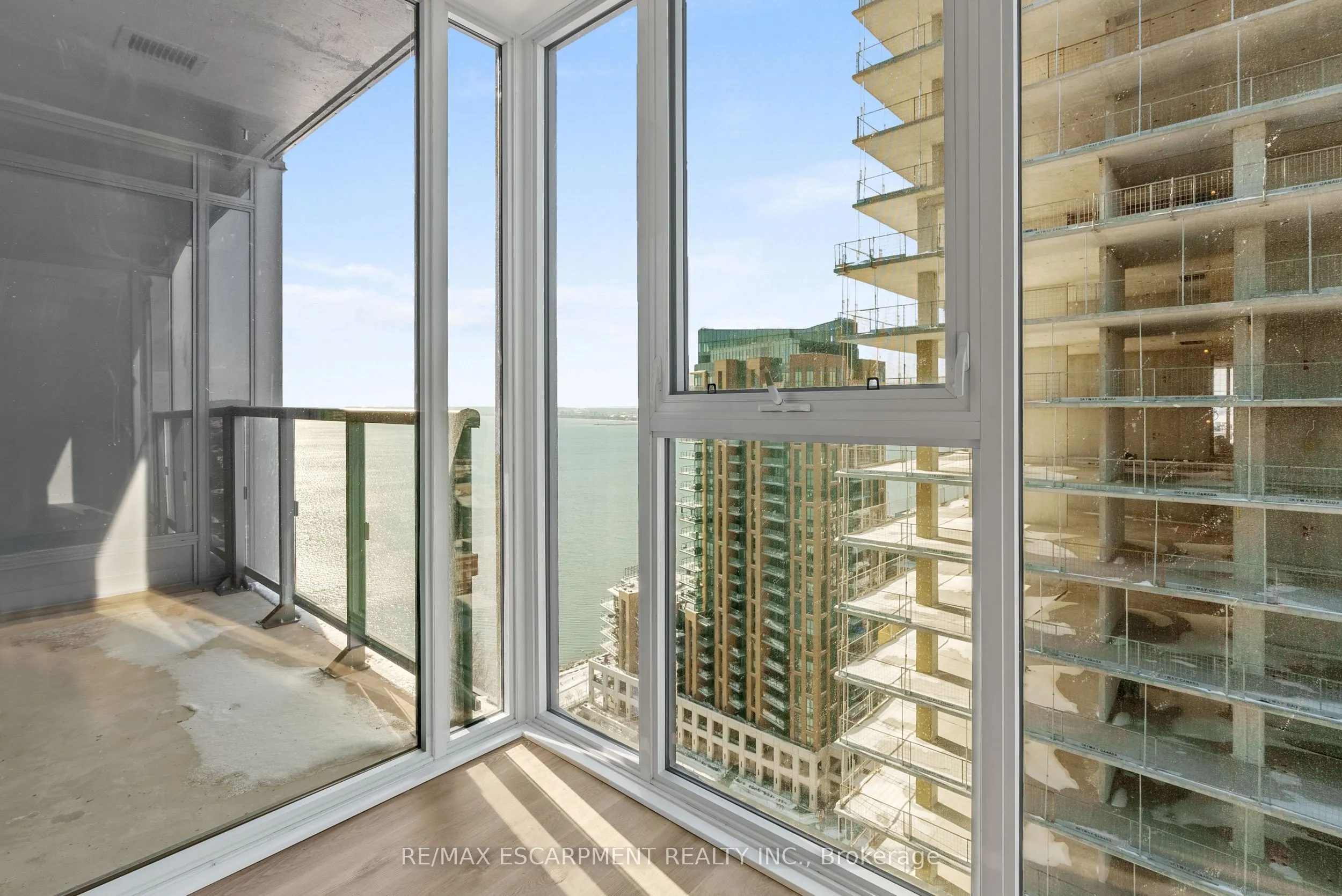 370 Martha Street, #2106