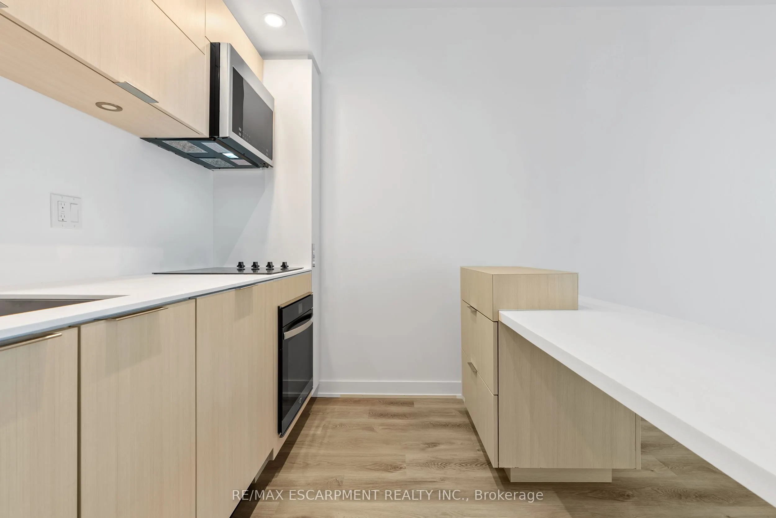 370 Martha Street, #2106