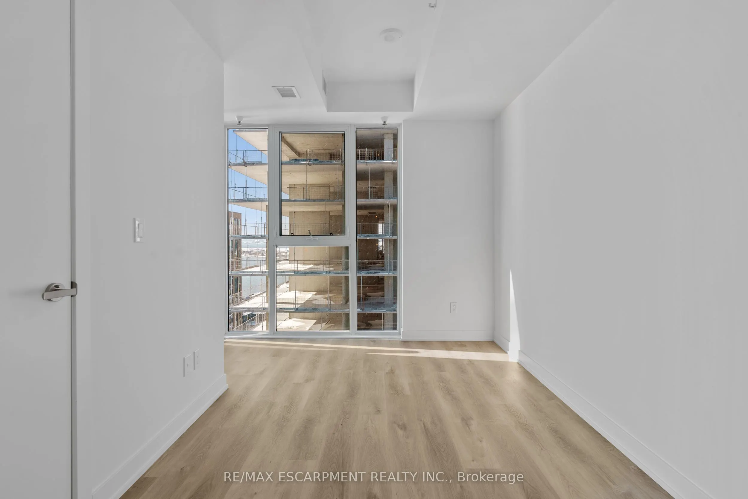 370 Martha Street, #2106