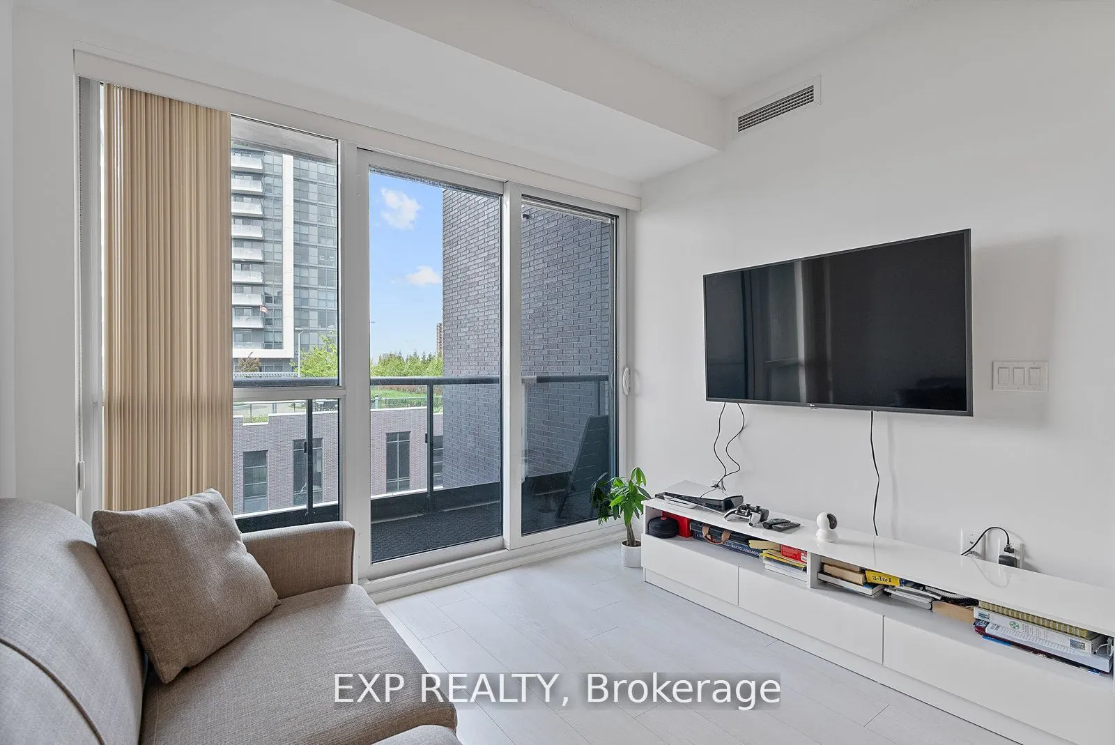 26 Gibbs Road, #630