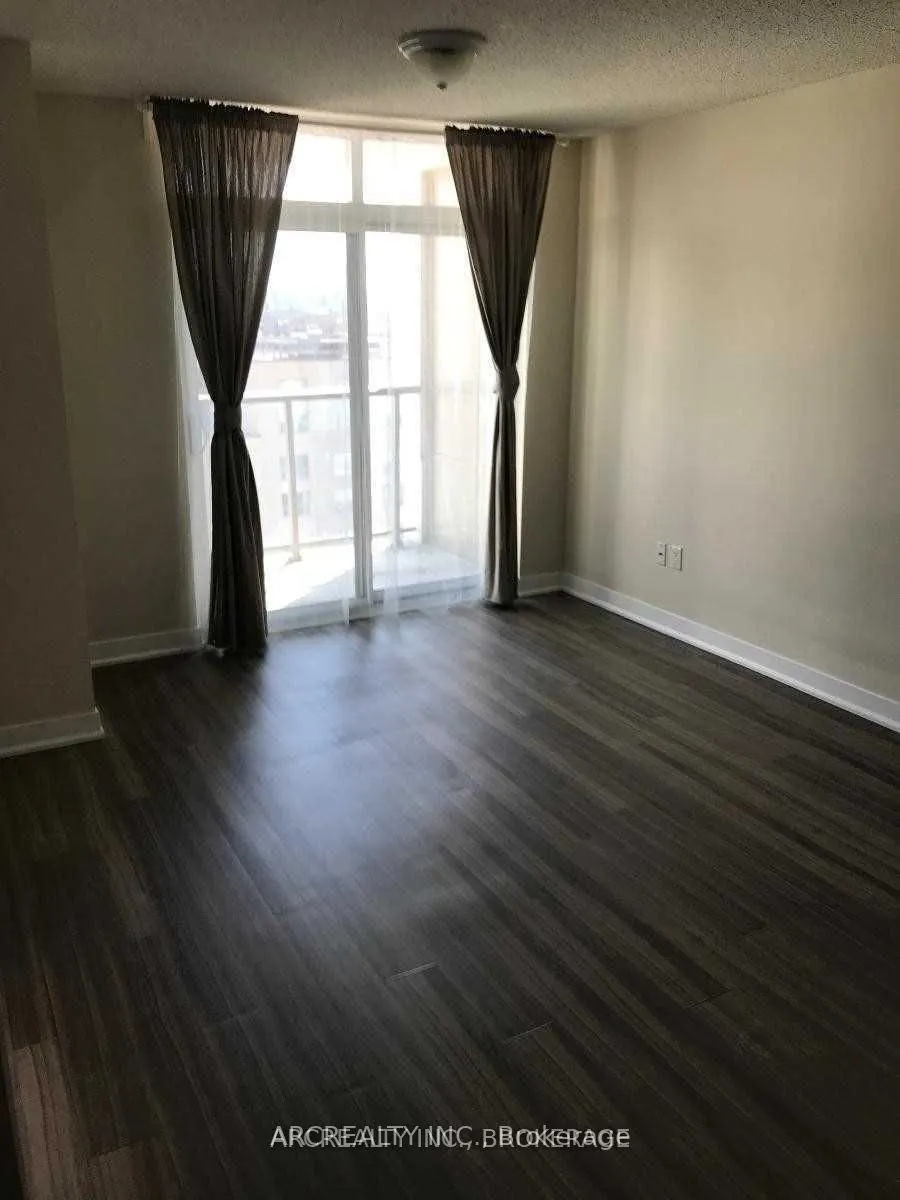 812 Lansdowne Avenue, #828