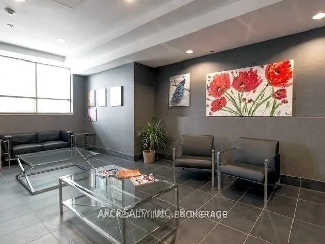 812 Lansdowne Avenue, #828