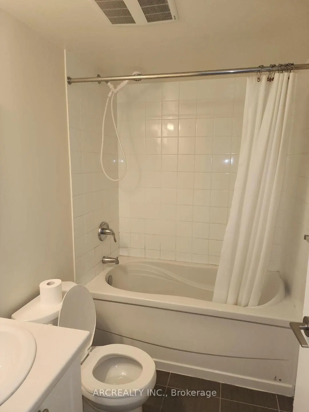 812 Lansdowne Avenue, #828