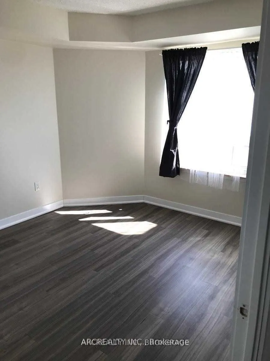 812 Lansdowne Avenue, #828