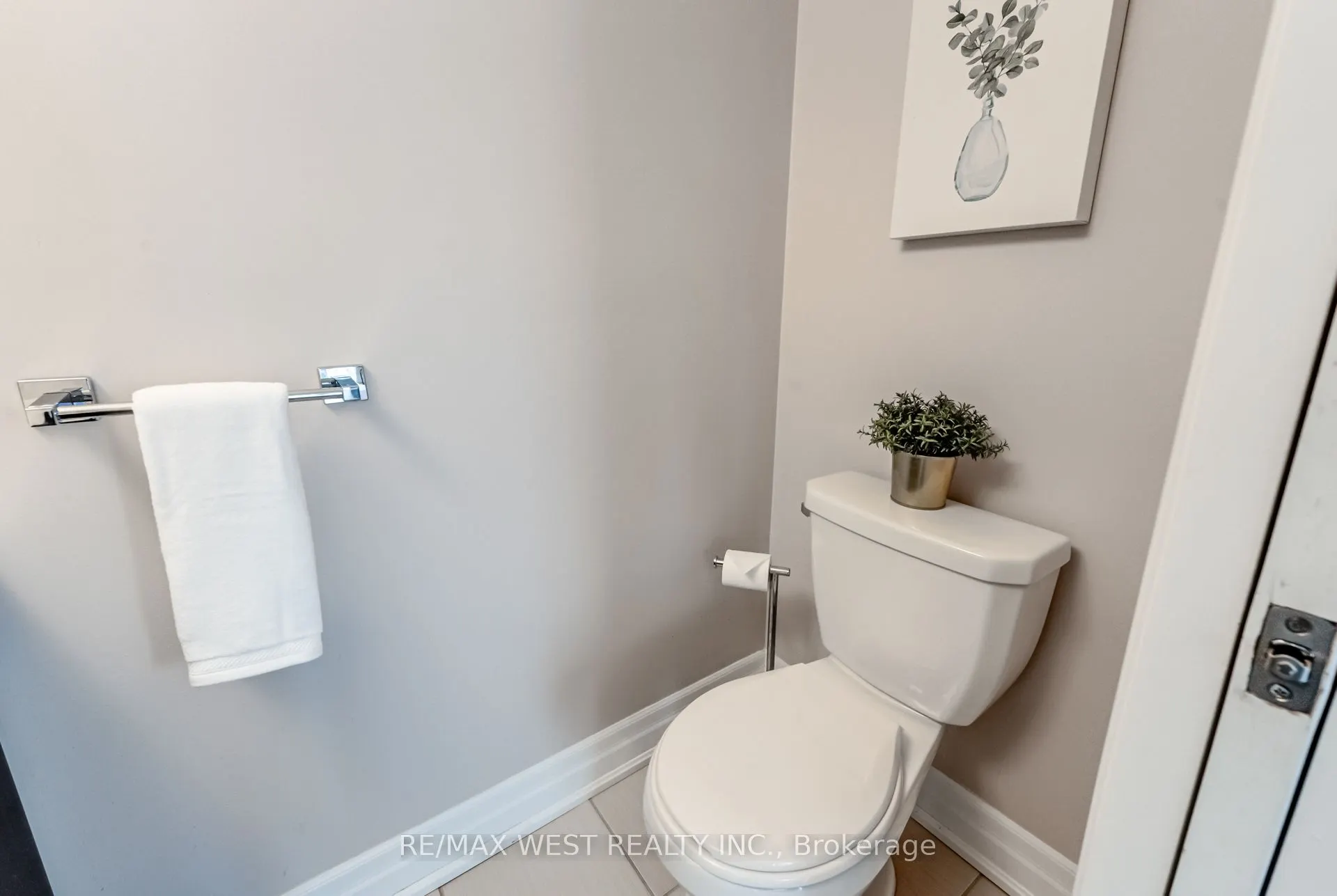 15 Sousa Mendes Street, #103