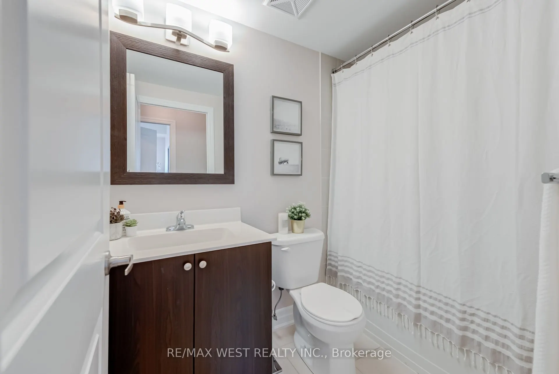 15 Sousa Mendes Street, #103