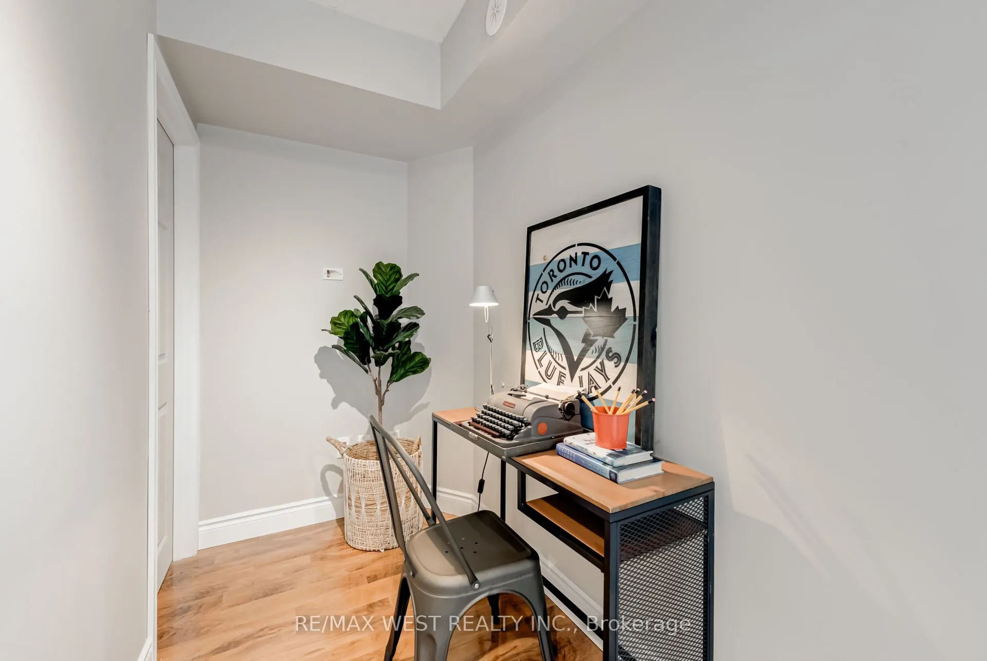 15 Sousa Mendes Street, #103