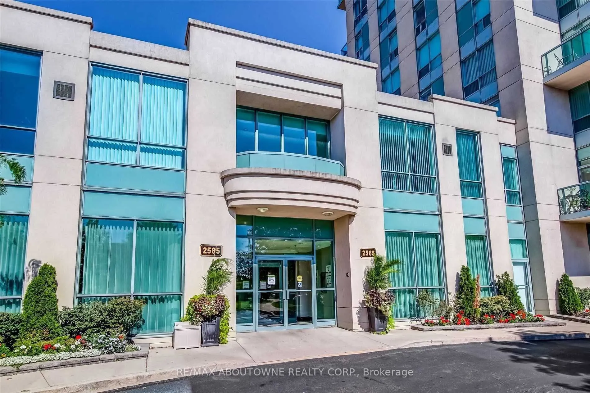 2565 Erin Centre Boulevard, #1105